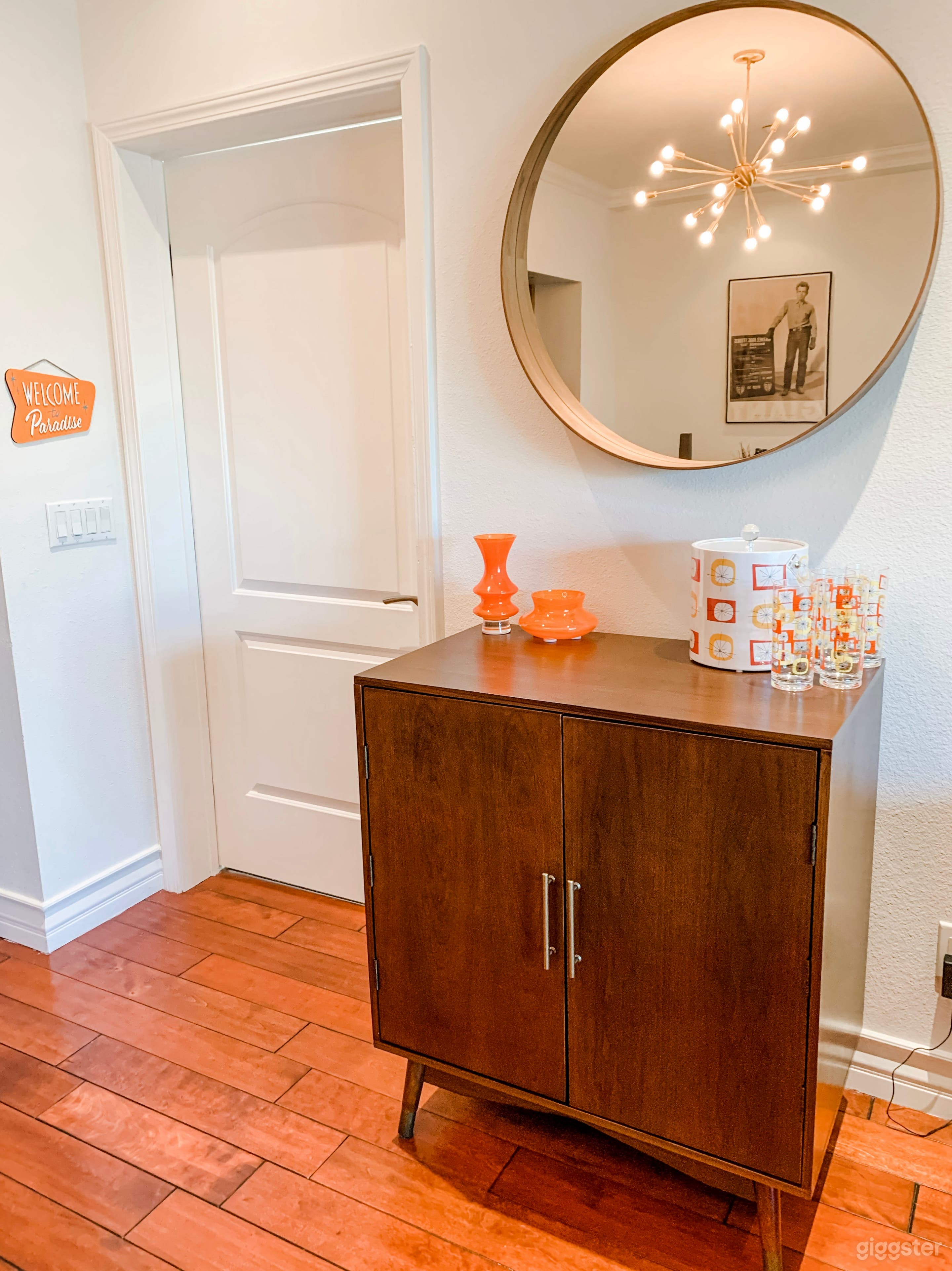 Atomic Boho MCM Modern Penthouse  Photo 4