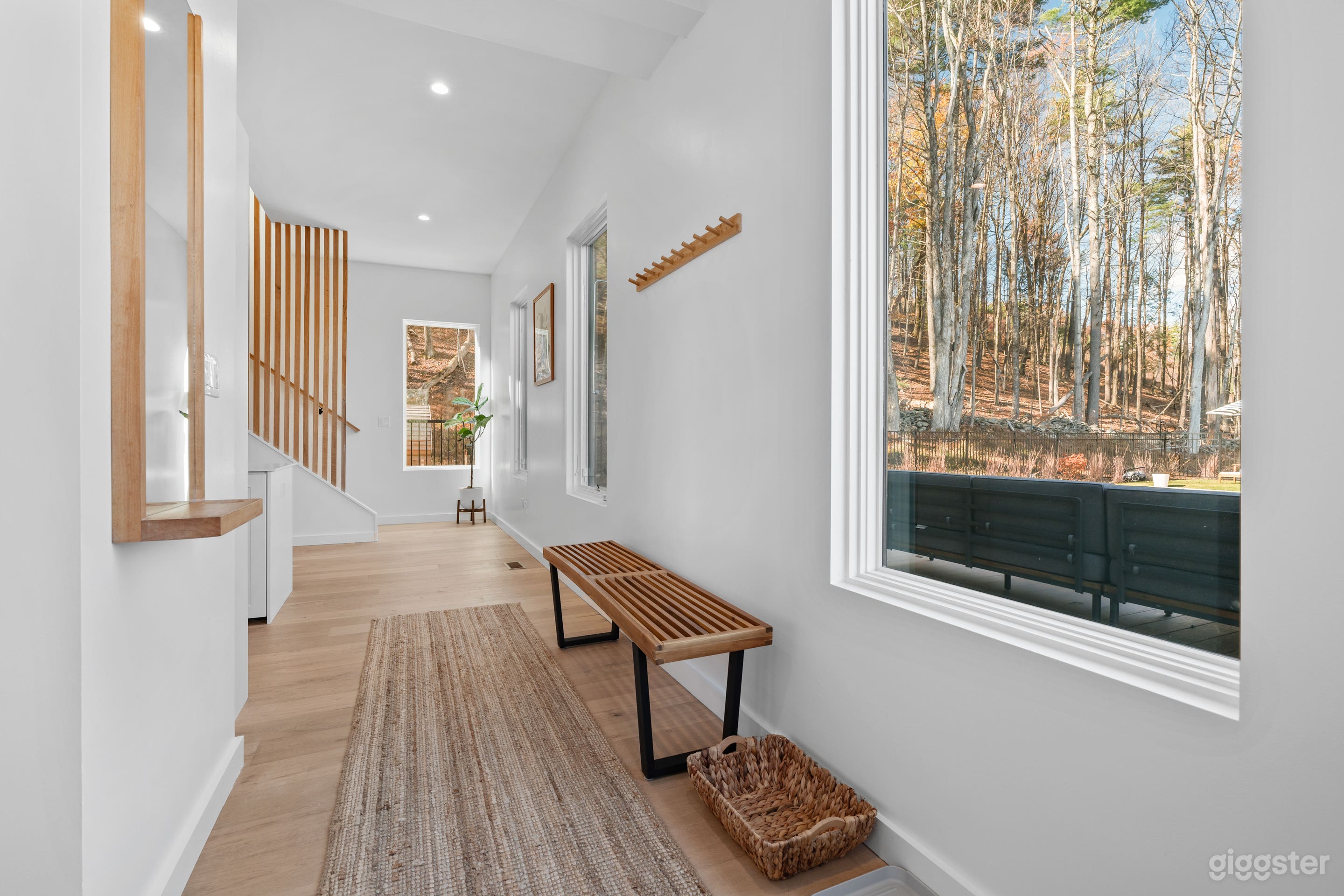 Light-Filled Contemporary Woodstock Retreat w/Views & Pool Photo 3