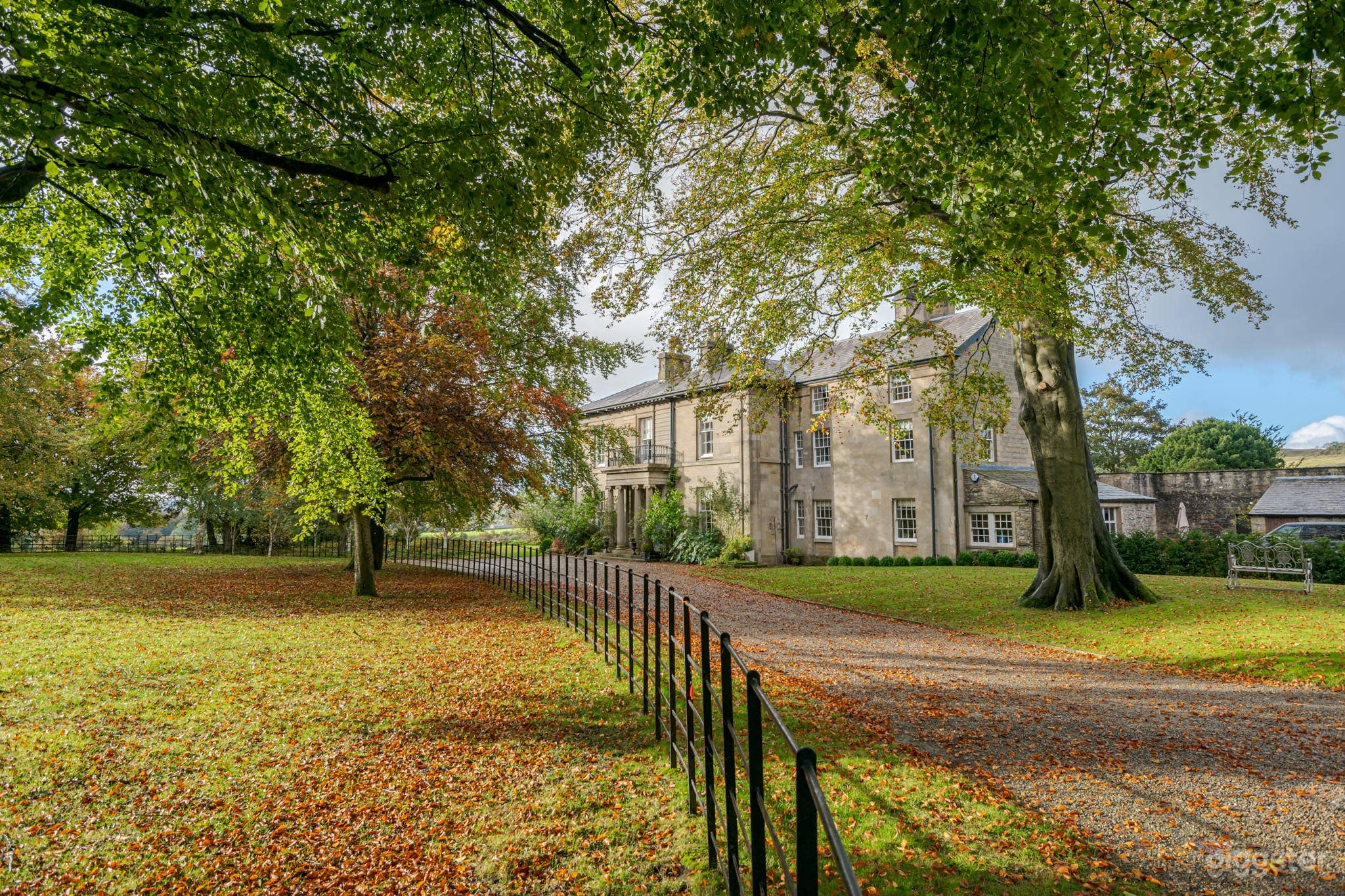 Stately Home in Yorkshire Dales Photo 3