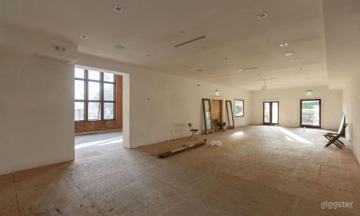 Well-Lit Space with Brick Walls Photo 3