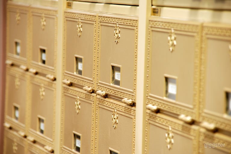  Comfortable Conference Room for 4 