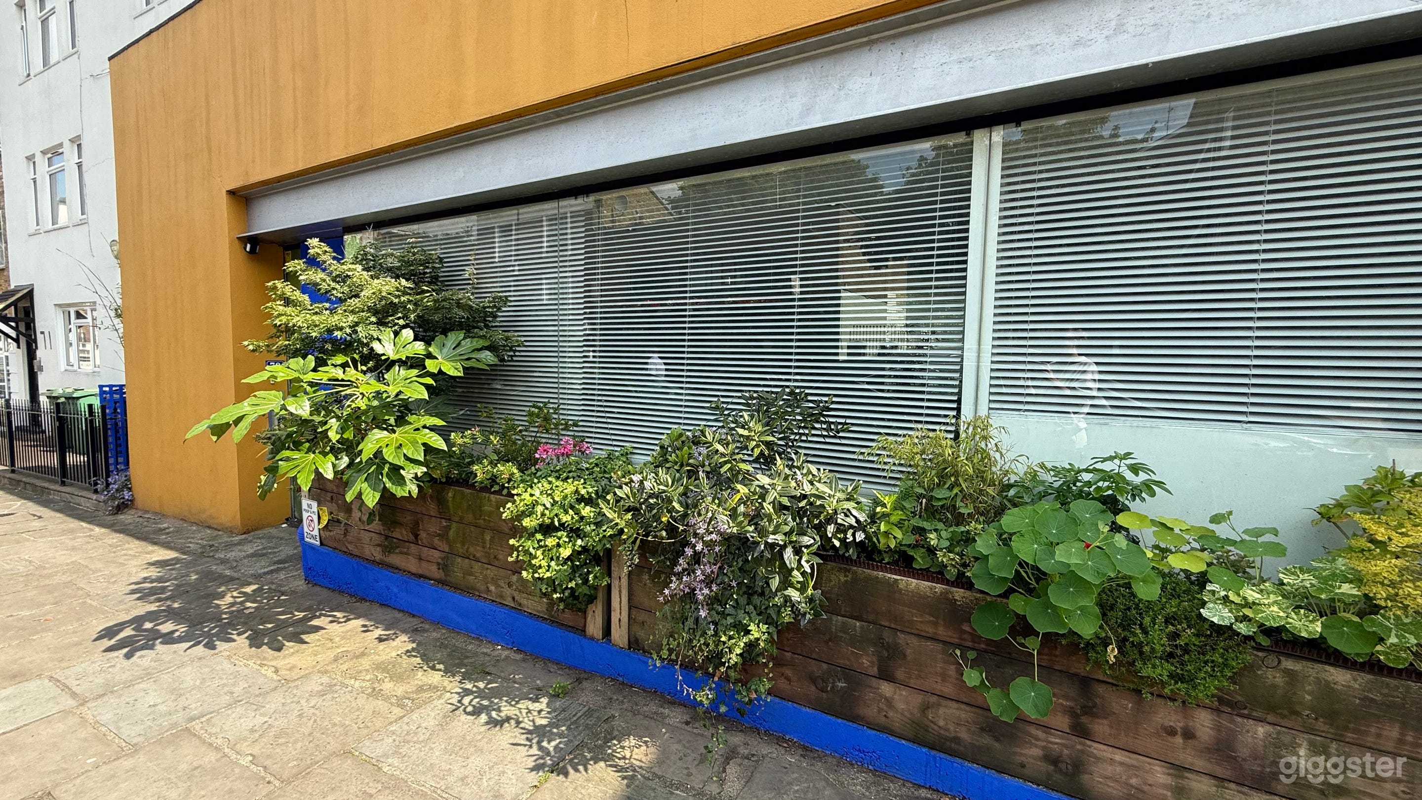 Unique Camden split level house Photo 2