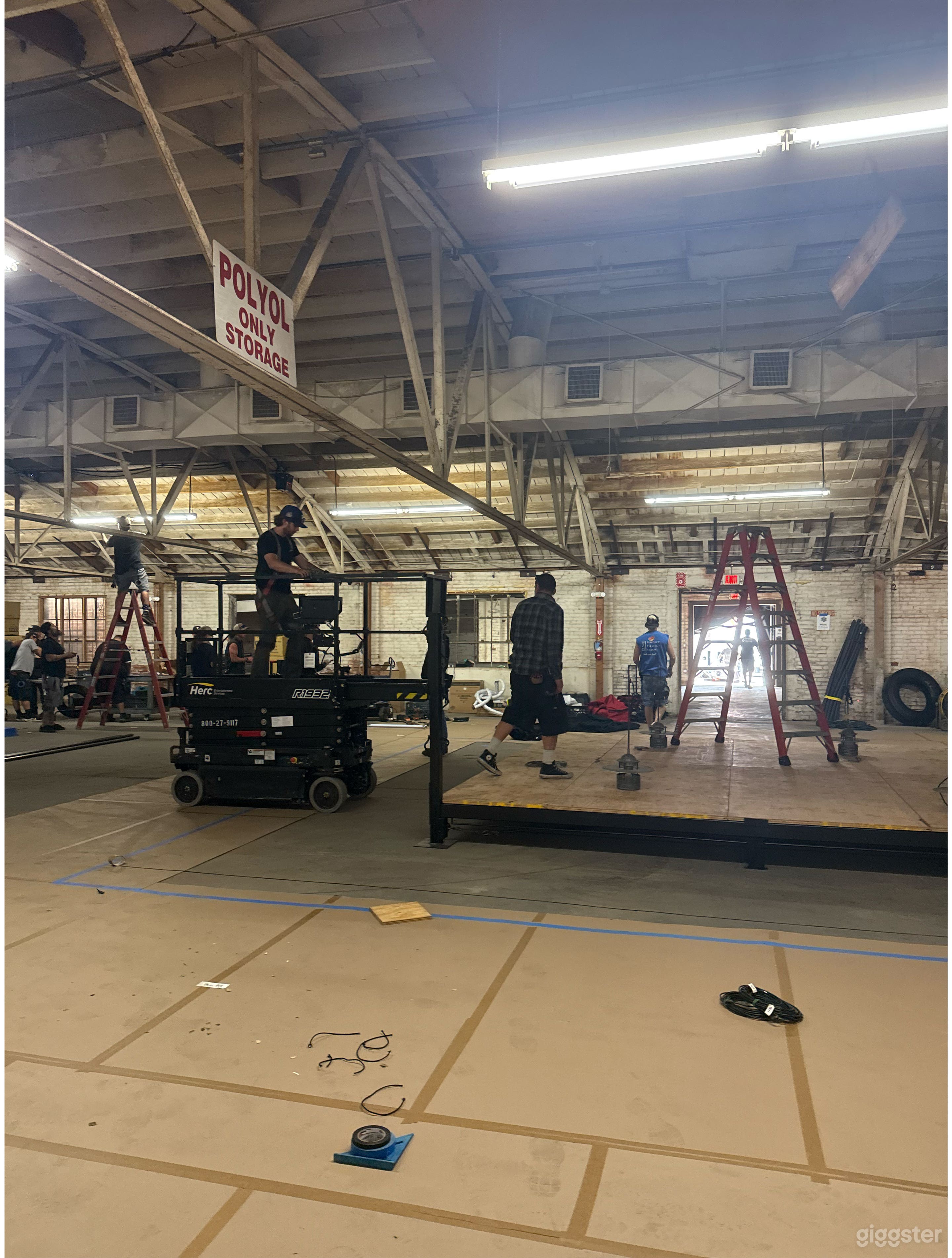 14,000 Sq Ft Production Compound Photo 4