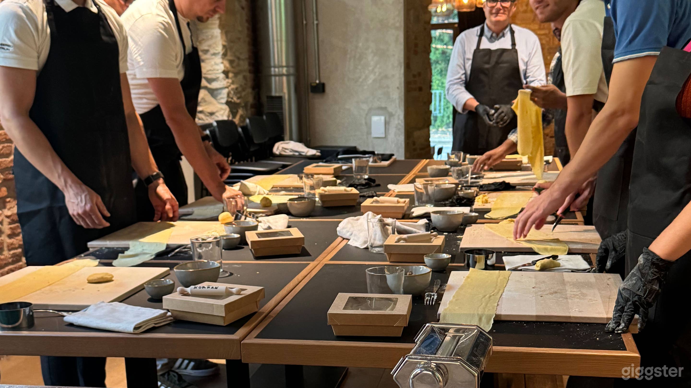 Foto di Cucina Professionale per Esperienze Culinarie 3