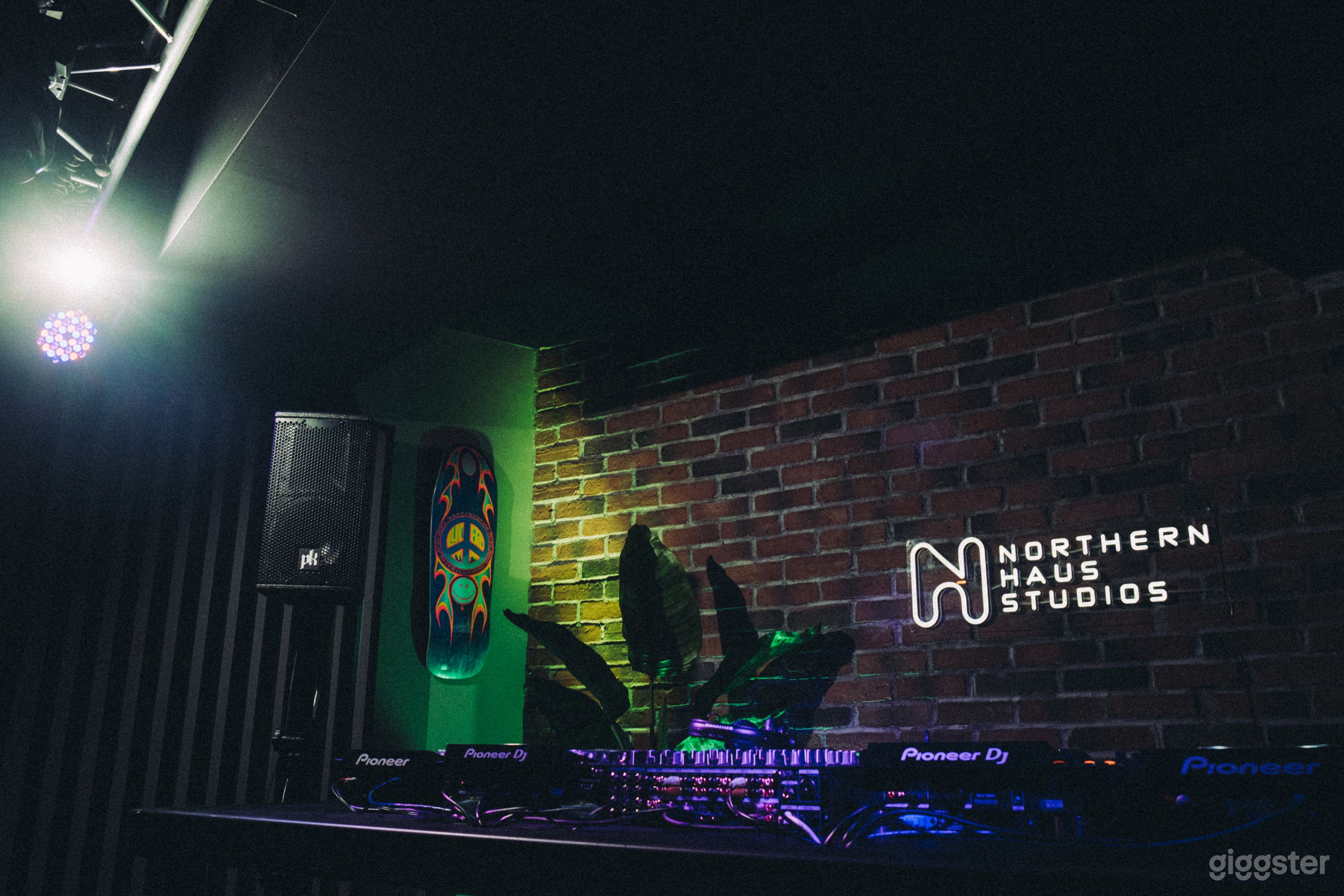 Boutique Music & Live Studio in Gastown Photo 3