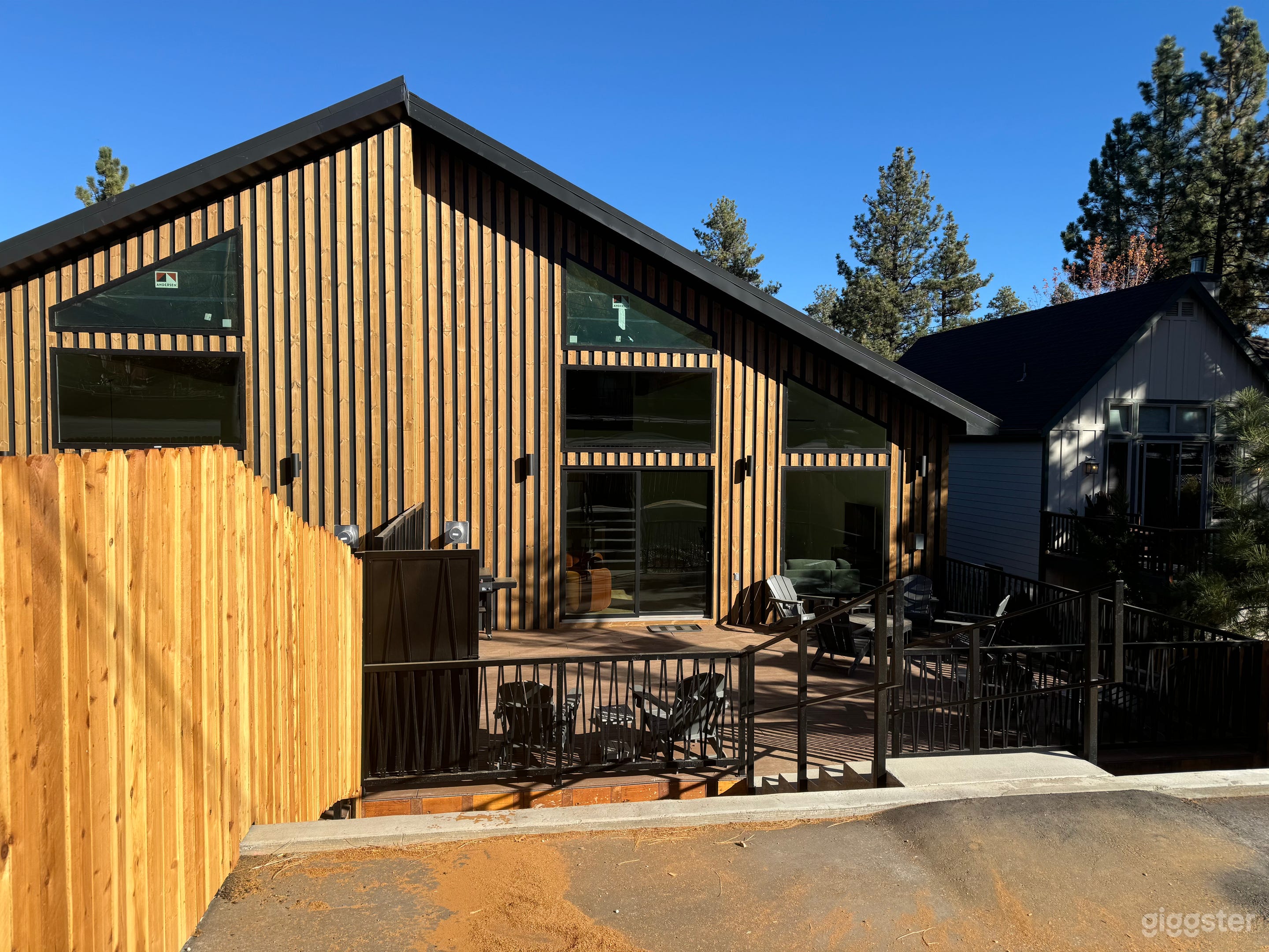 Modern Cabin On Snow Summit Resort Photo 1