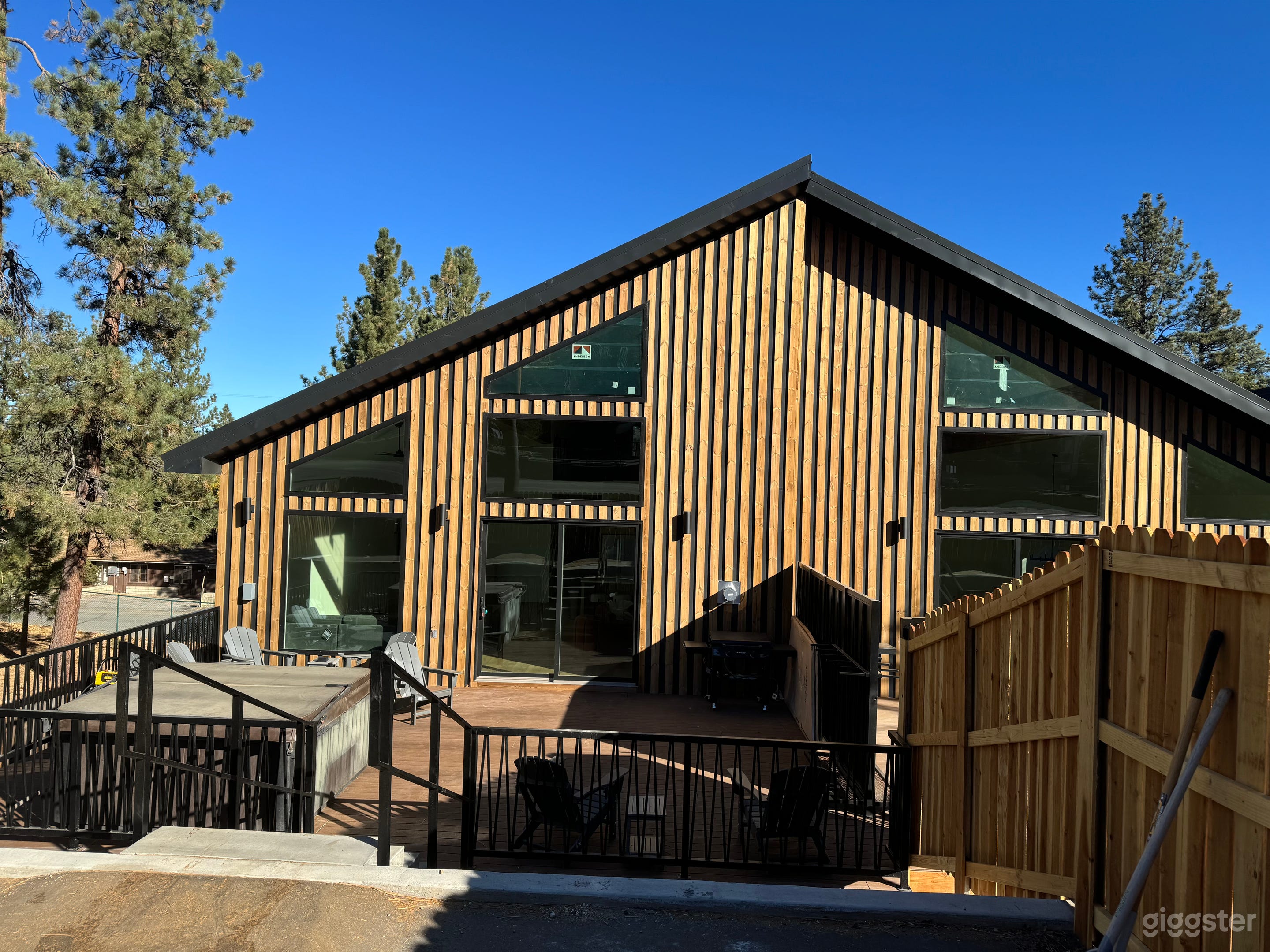 Modern Cabin On Snow Summit Resort Photo 2