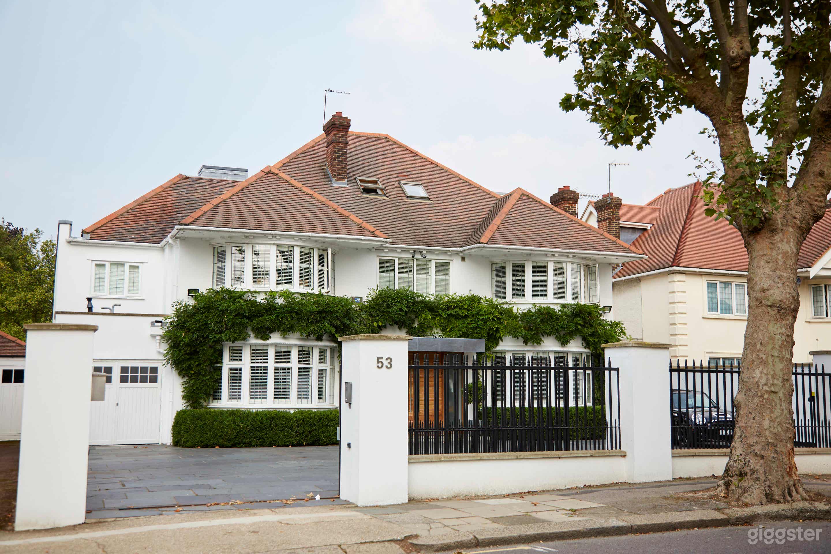 Large Modern Contemporary Designer House London Photo 2