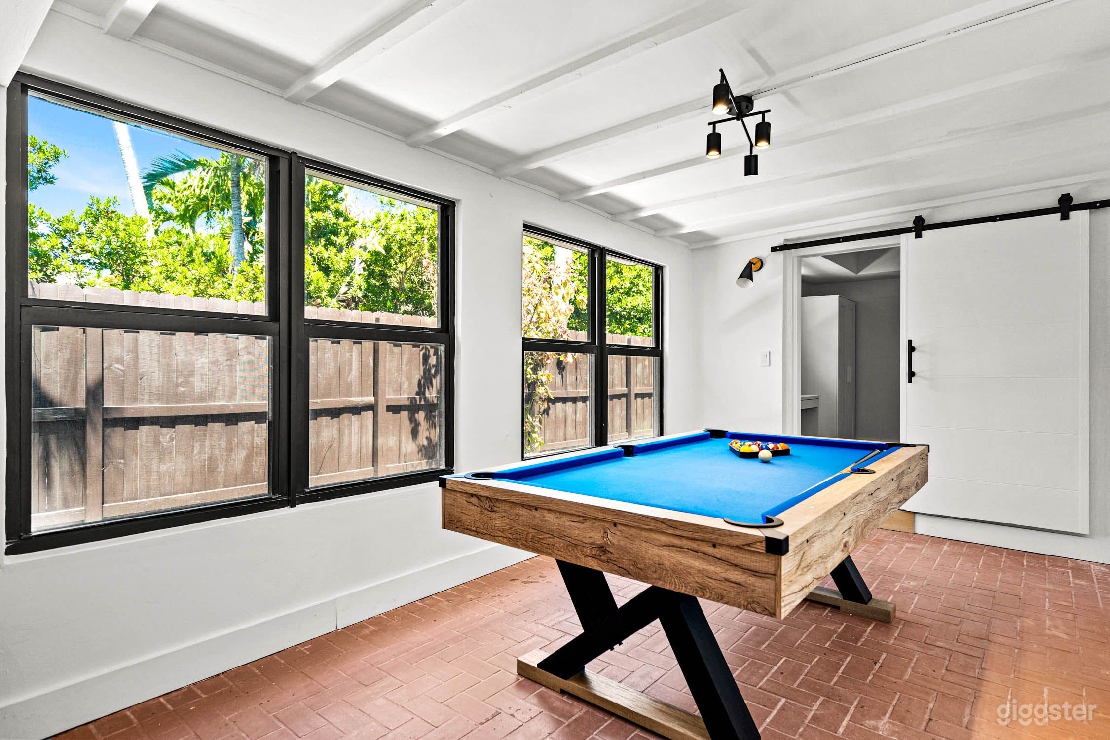 Stylish Modern Home: Ideal Set for Your Production Photo 4