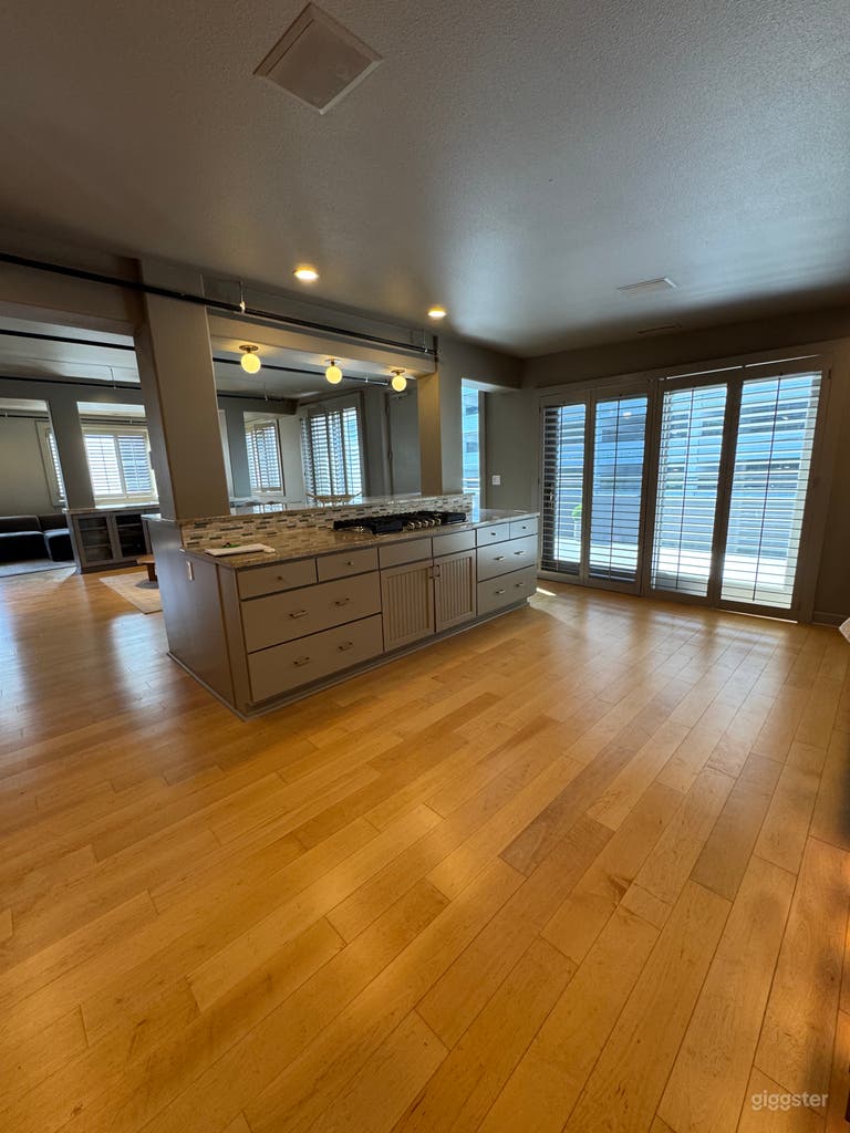  Private SODO retreat - Stadiums, speakers, & outdoor space 