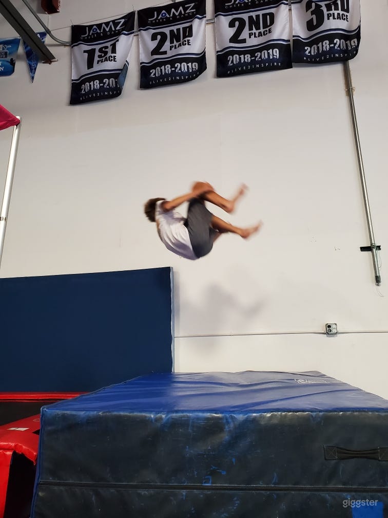 Spacious Cheerleading Gymnasium - Spring floors Photo 4