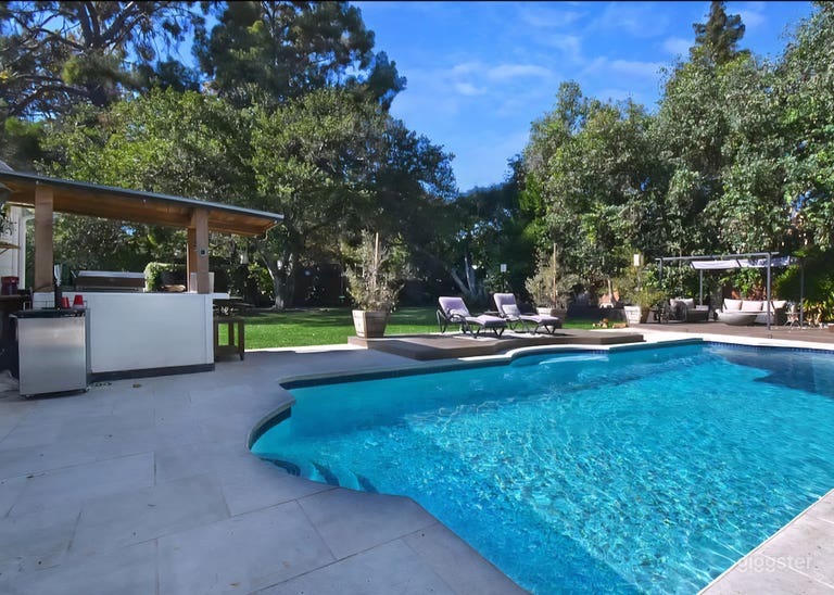  Beau terrain et piscine. Parfait pour les rassemblements 