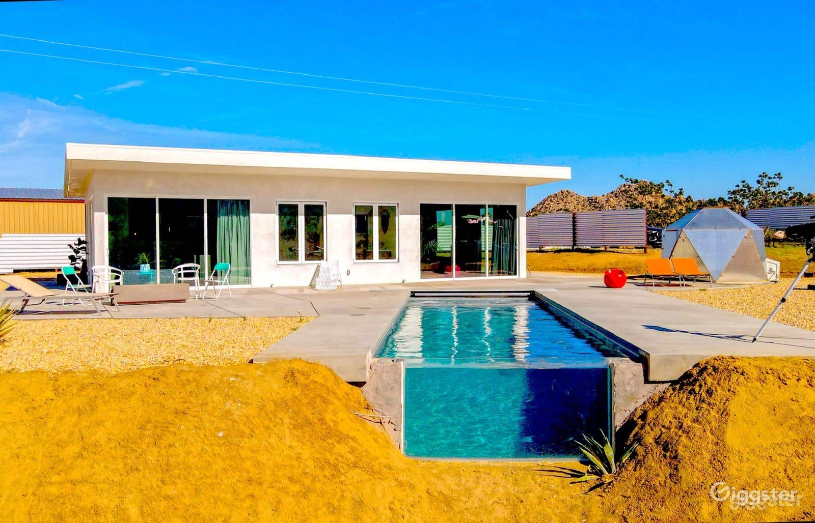 Futuristic edgeless pool in Pioneertown Photo 4