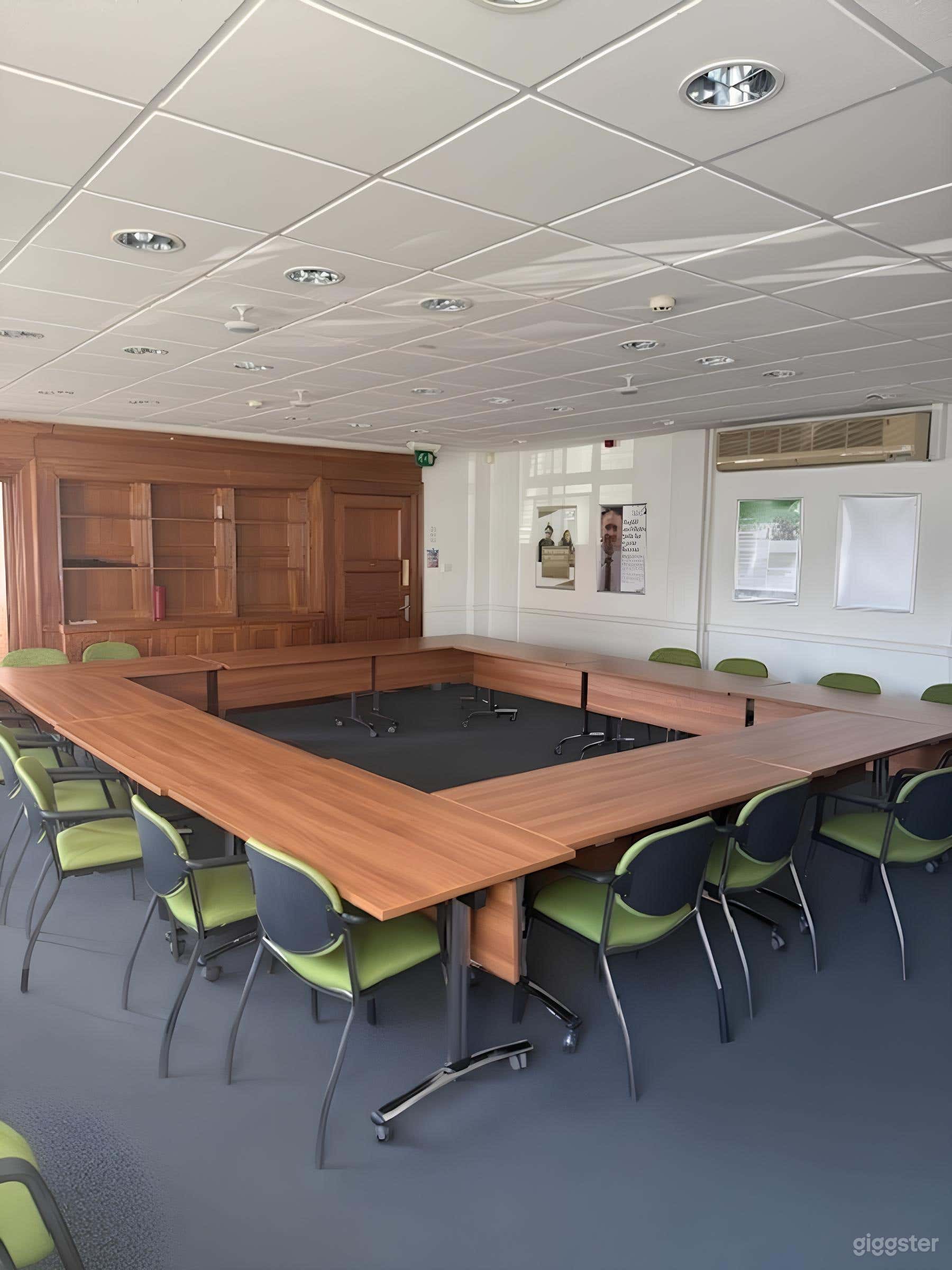 State-of-the-Art Boardroom - Tottenham  Photo 1
