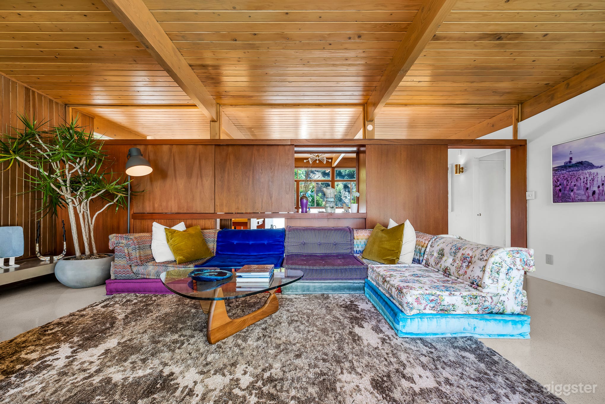 Laurel Canyon Mid Century on 3/4 acre ridgetop Photo 2