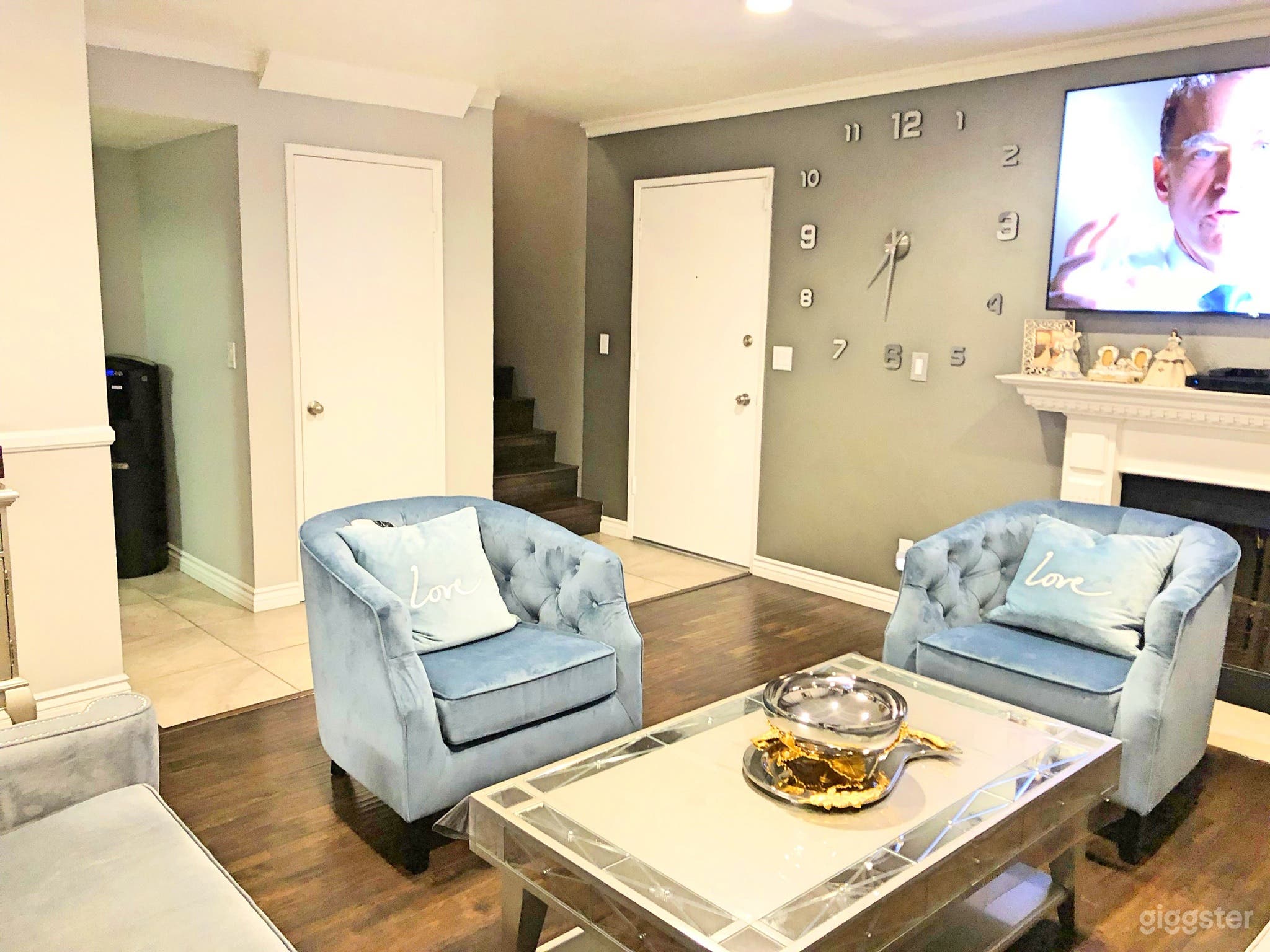 Beautiful  Empty Townhouse for filming Photo 4