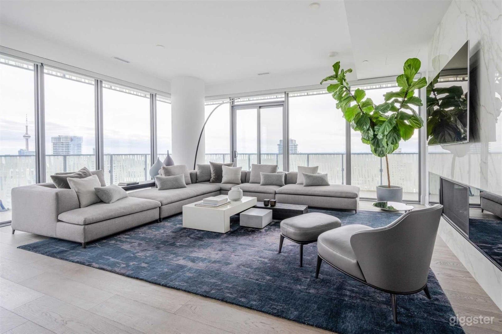Luxurious Downtown Toronto Penthouse – The Ultimate Video &amp; Photoshoot Location Photo 1