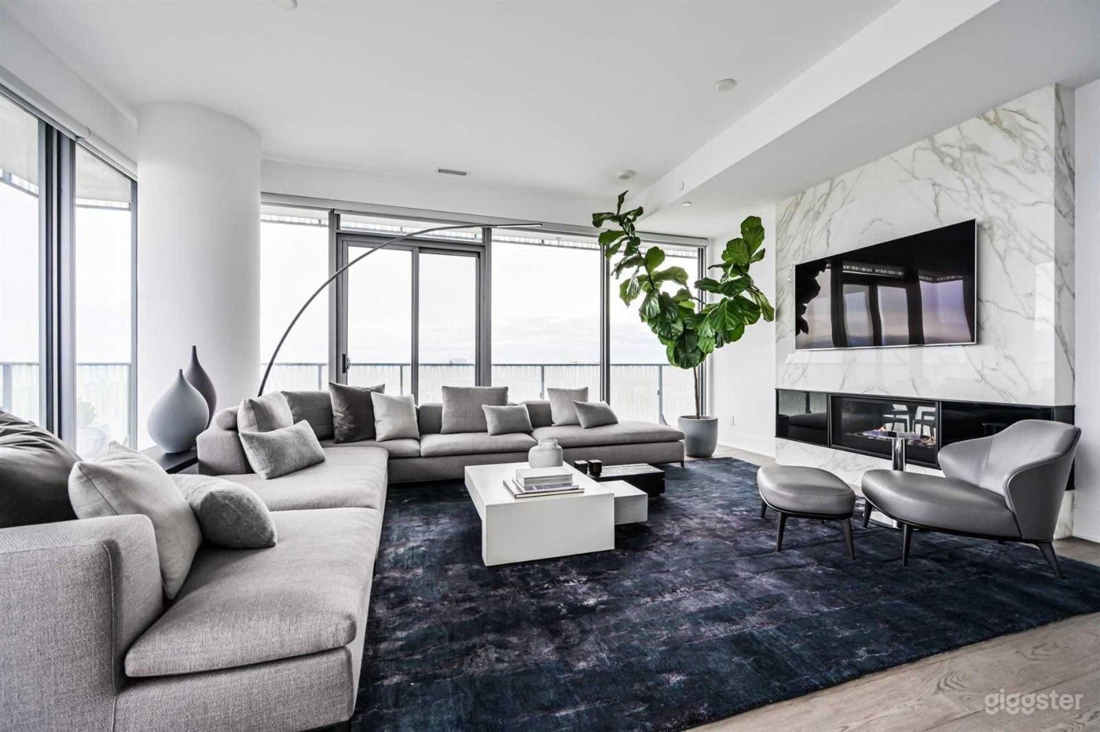 Luxurious Downtown Toronto Penthouse – The Ultimate Video &amp; Photoshoot Location Photo 4