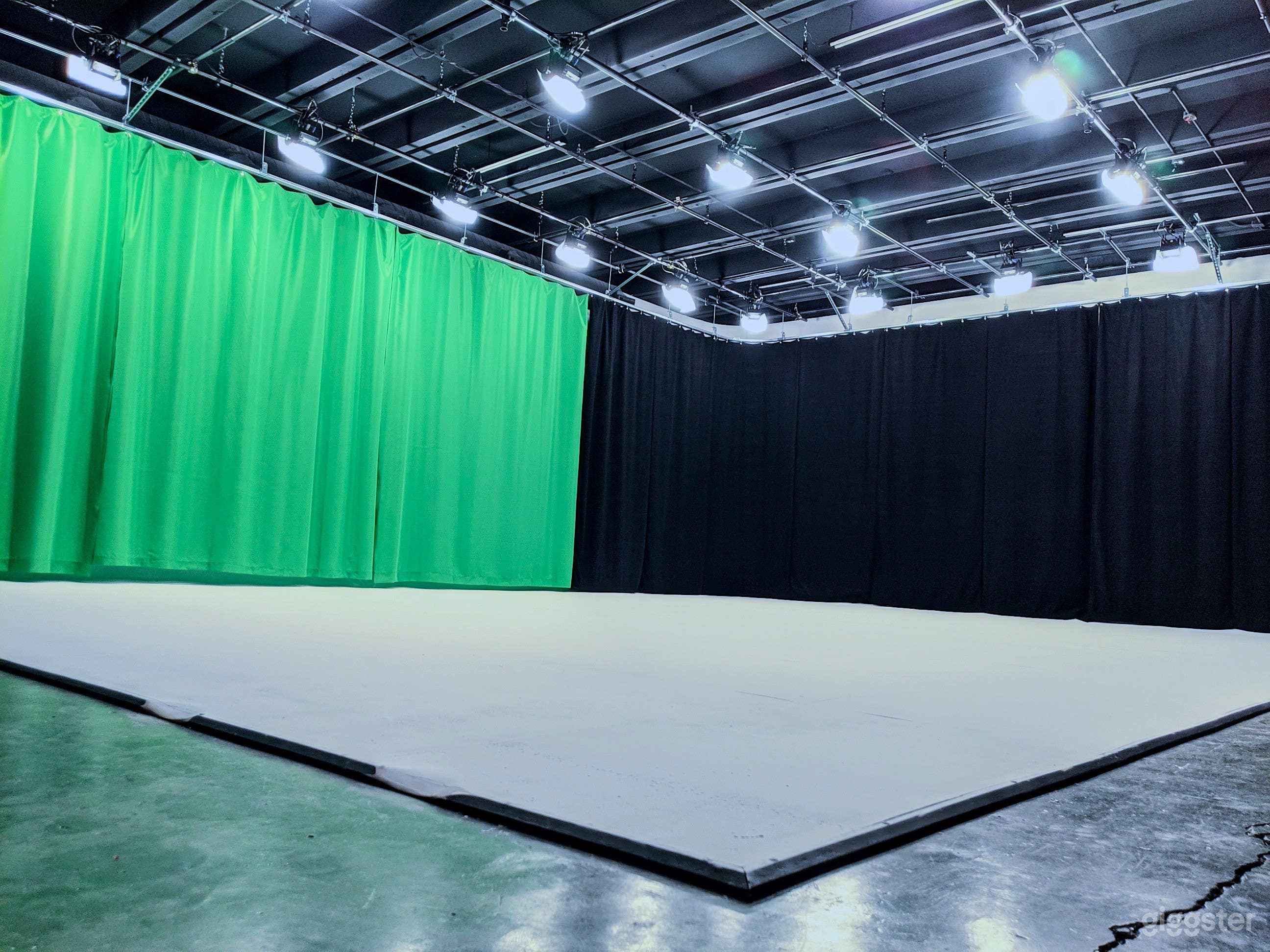 360° black out curtains and 40ft green chroma-key drapes.
