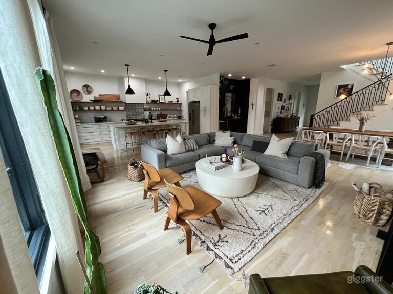  Modern Farmhouse in Prime Location 