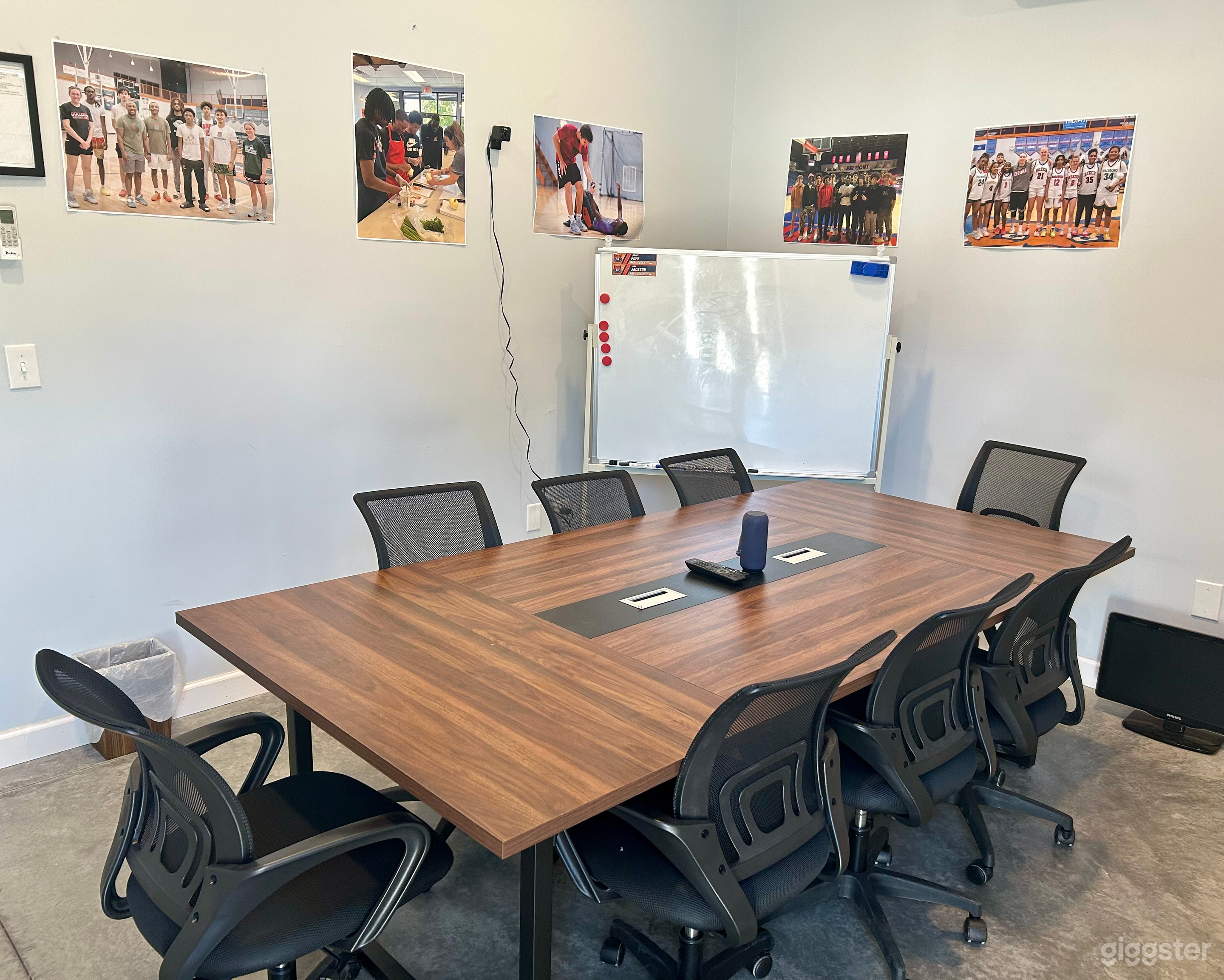 Classroom and Office Space for Small Meetings &amp; Classes Photo 1