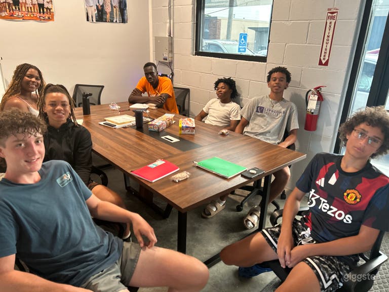  Classroom and Office Space for Small Meetings & Classes 