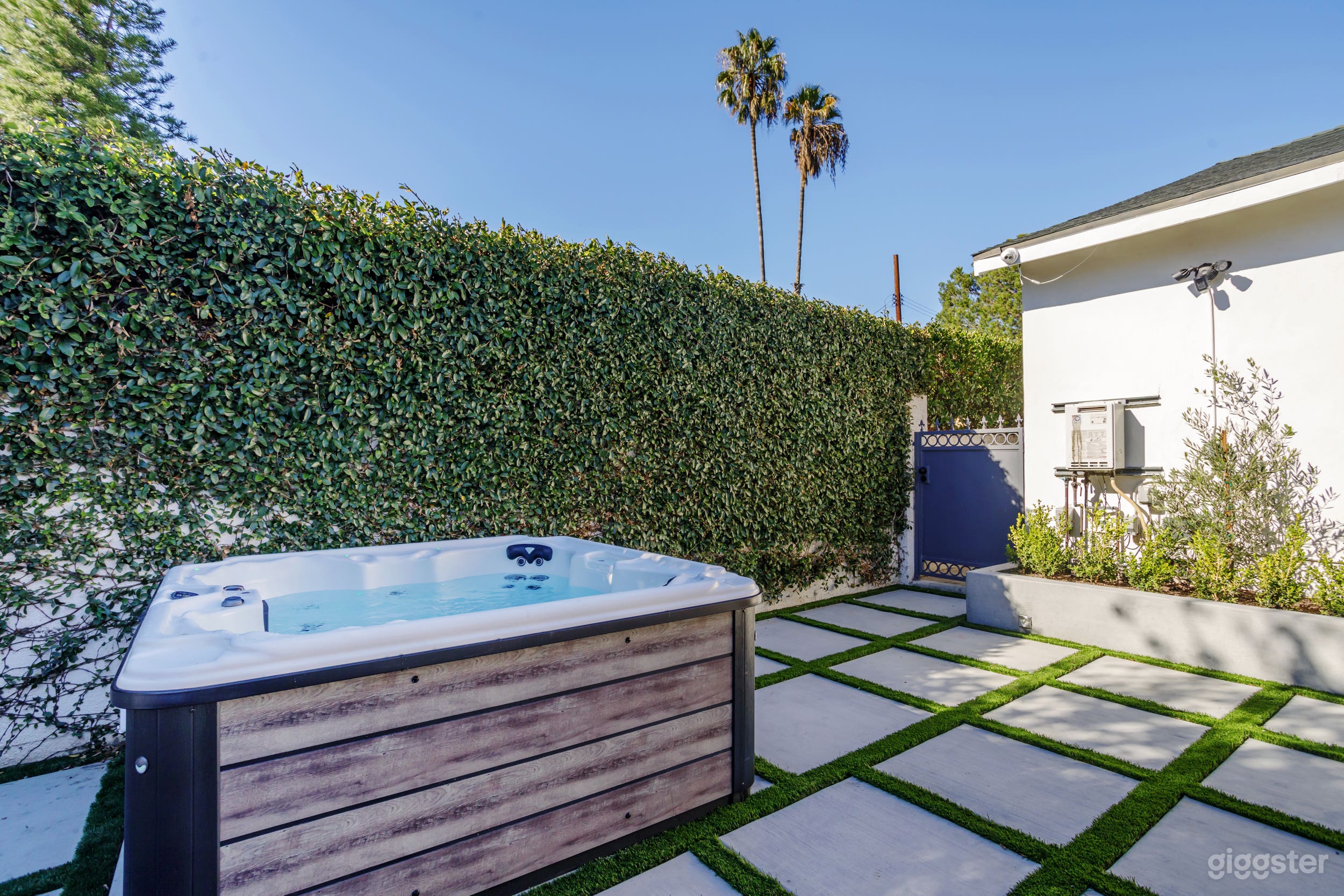 New 5 Bedroom House with Hot Tub  Photo 2