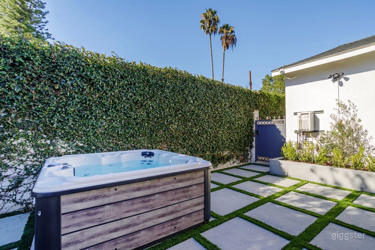  New 5 Bedroom House with Hot Tub  