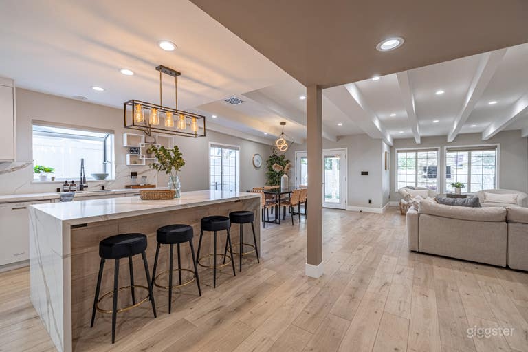  New 5 Bedroom House with Hot Tub  