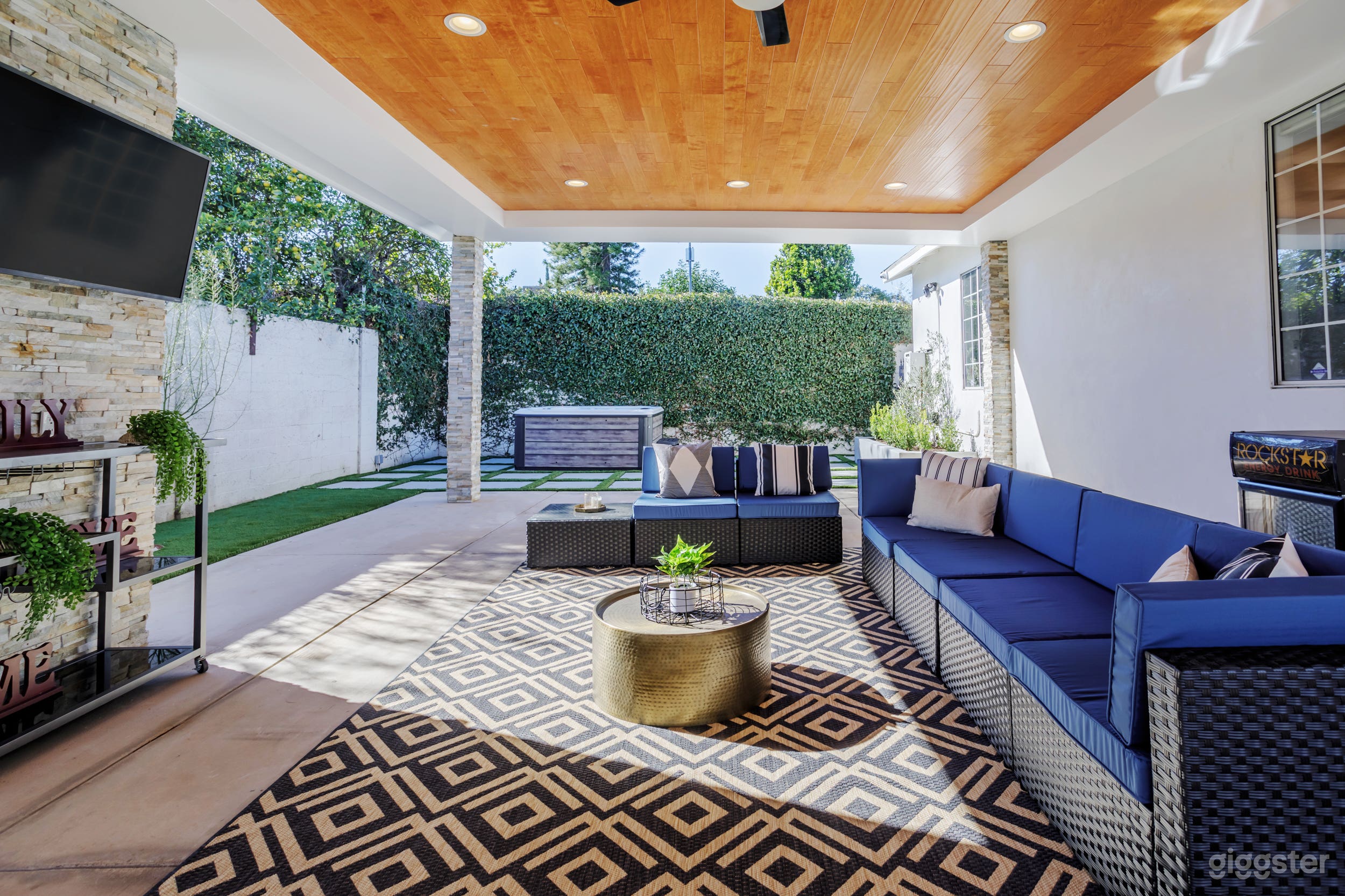 New 5 Bedroom House with Hot Tub  Photo 1