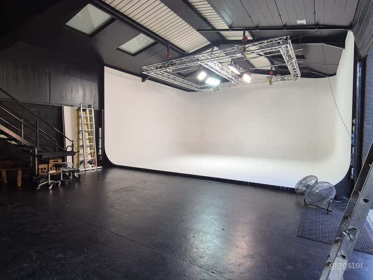 Studio Cove d'Infini Drive-On 30x28ft | Londres N15 