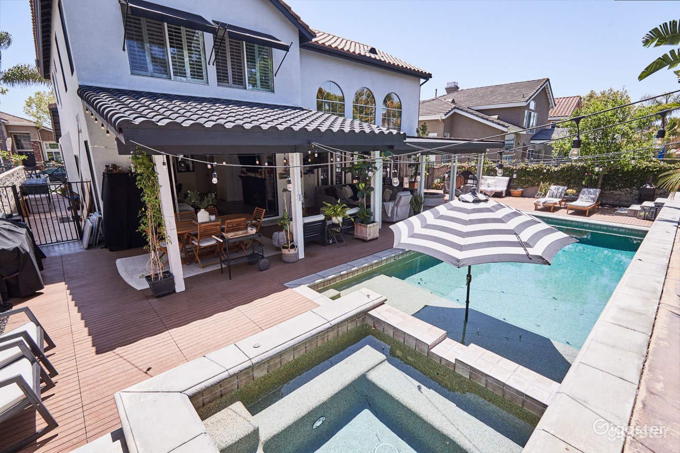 Amazing Pool ft. Outdoor/Indoor Living Area Photo 4