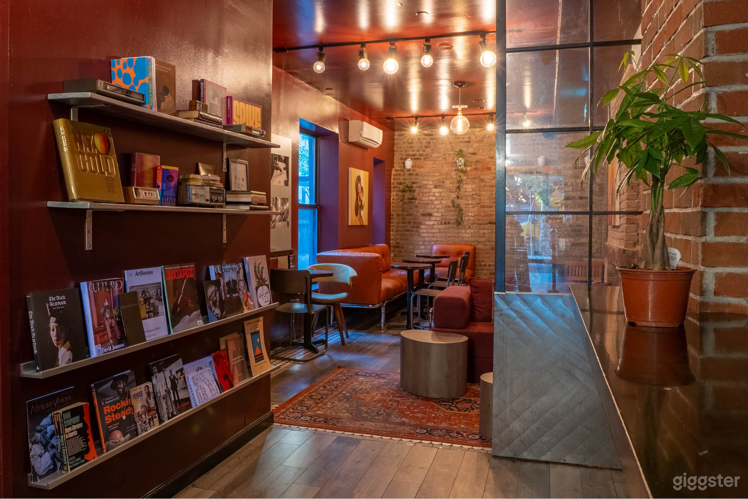 Mid-century Modern Design Cafe Venue Space in Manhattan Photo 3