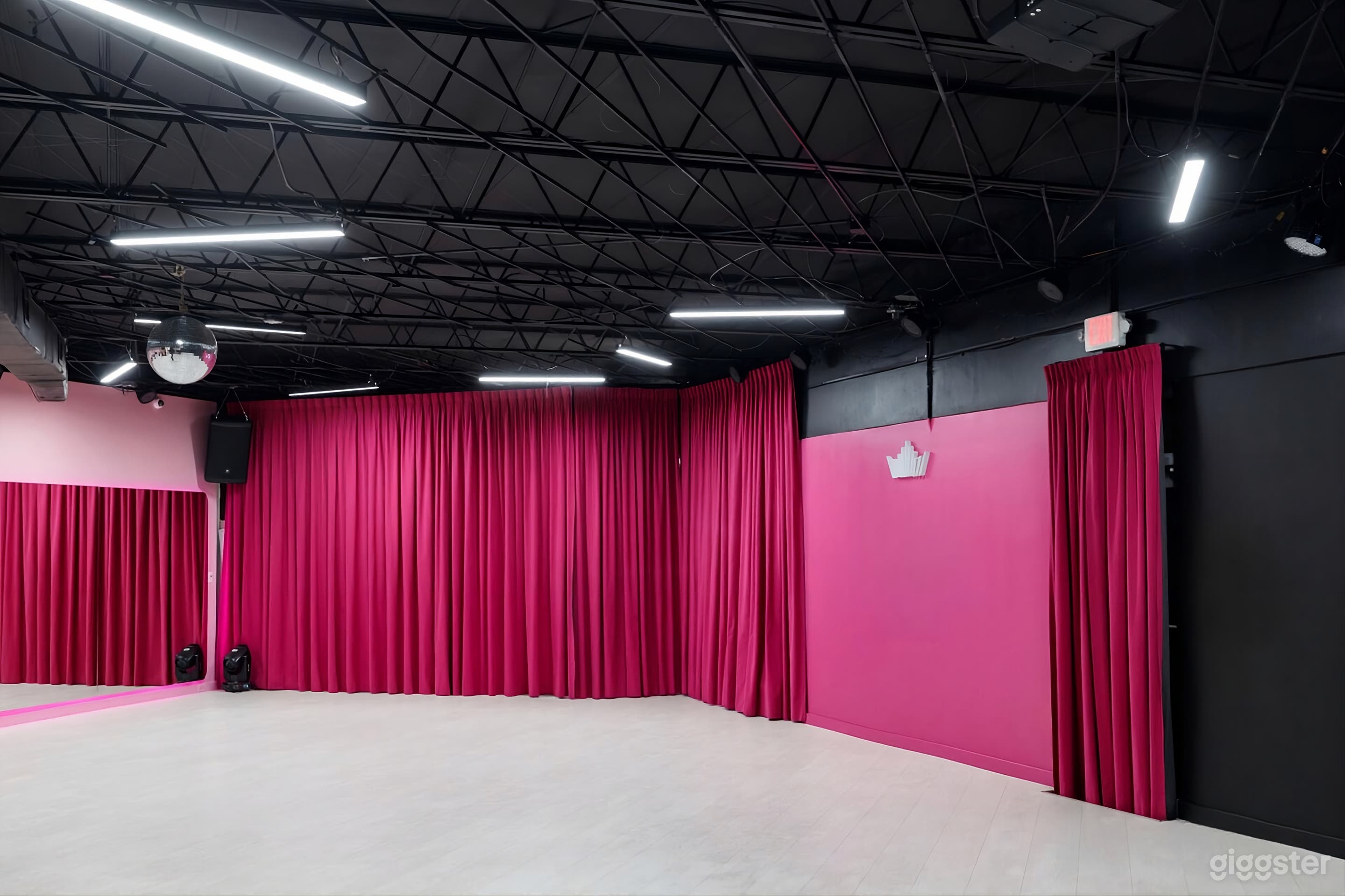 Aesthetic dance studio, production, event space Photo 4