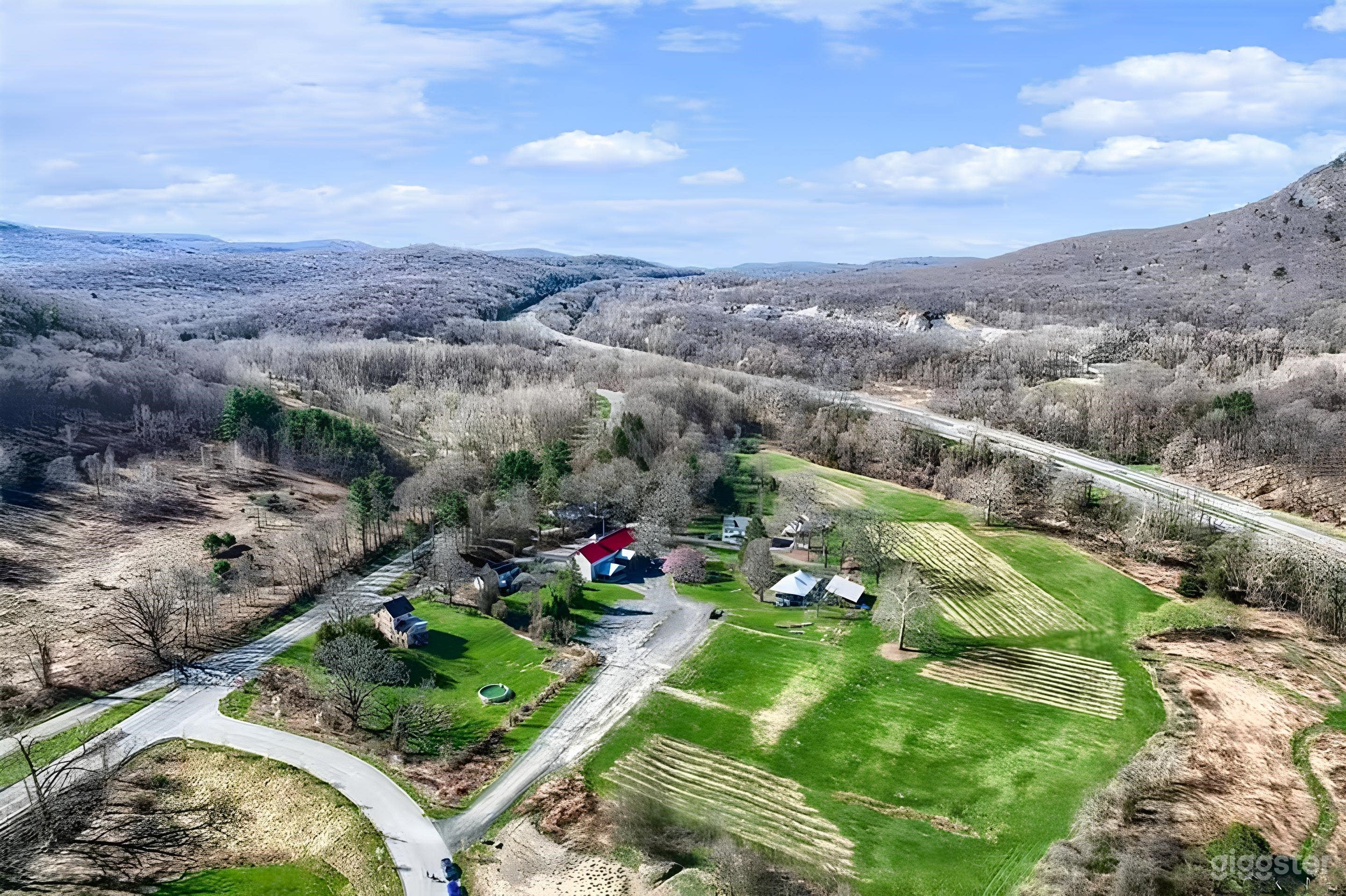 Sweet Clover Farm - Historic Hudson Valley Farm Photo 1