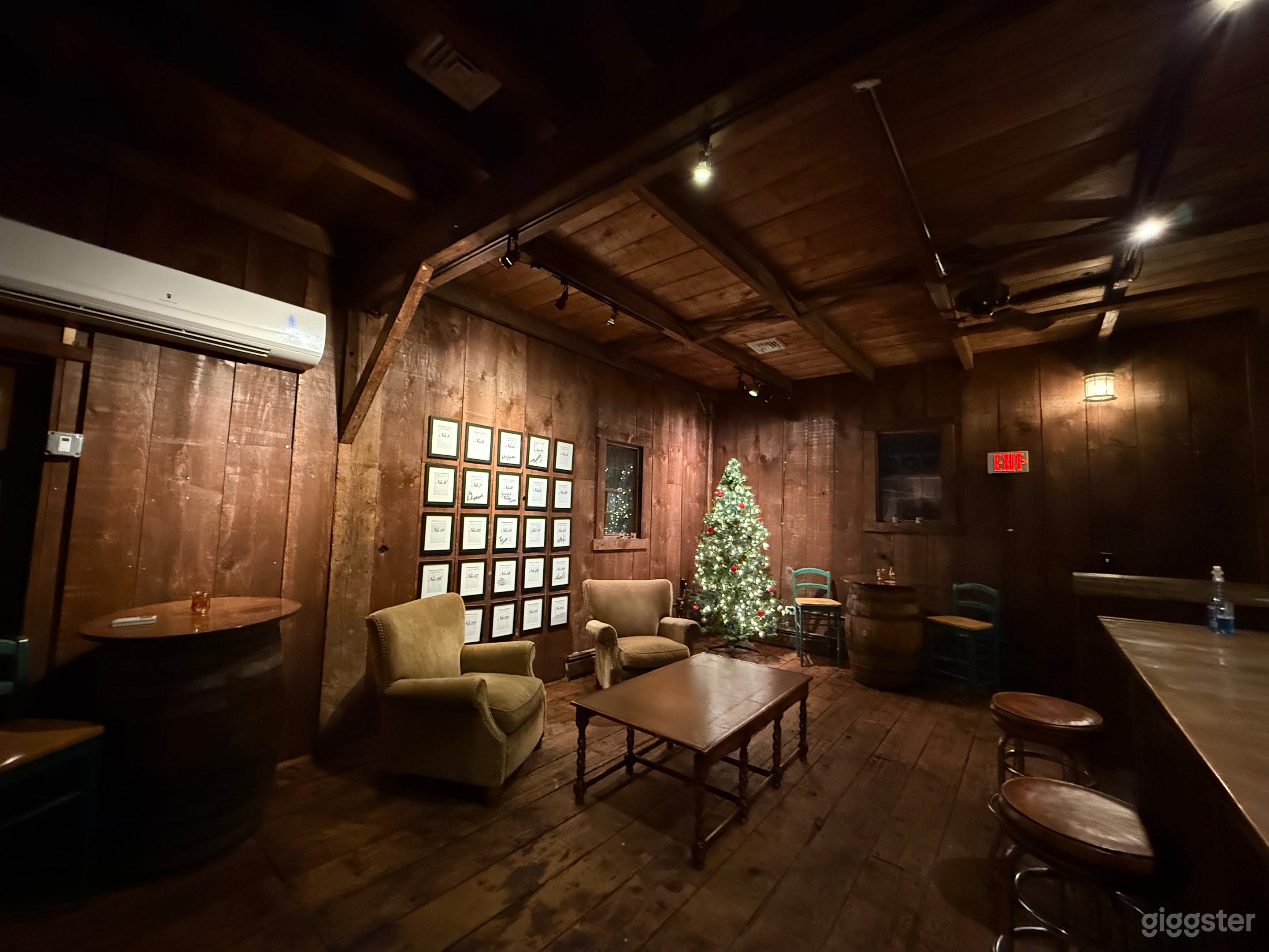 1800s Barn Tasting Room at Christmas