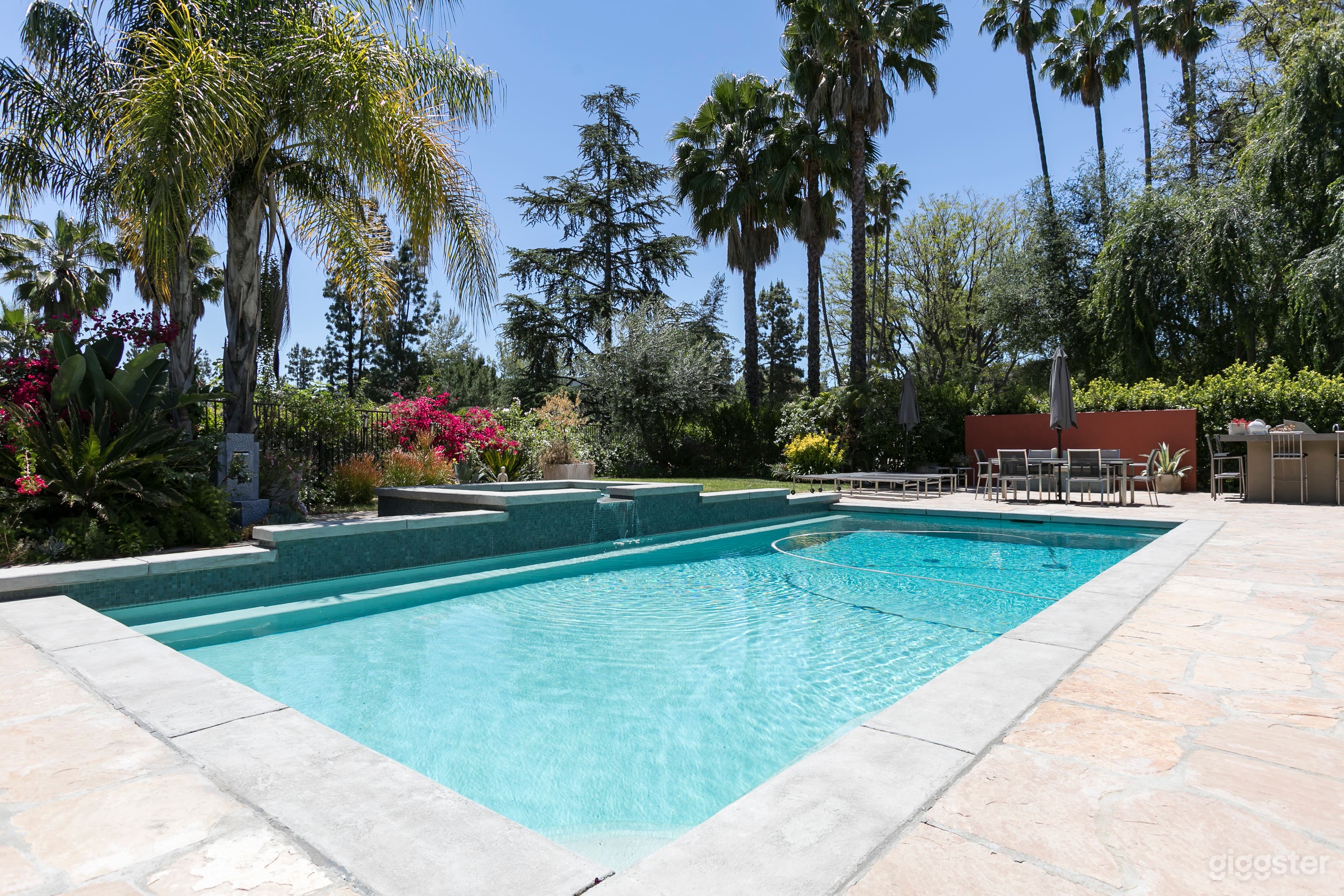 Contemporary with California Pool Photo 2