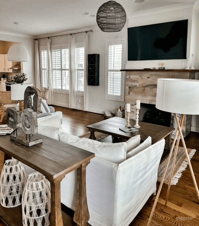  Luxurious 3BR House with Swimming Pool 