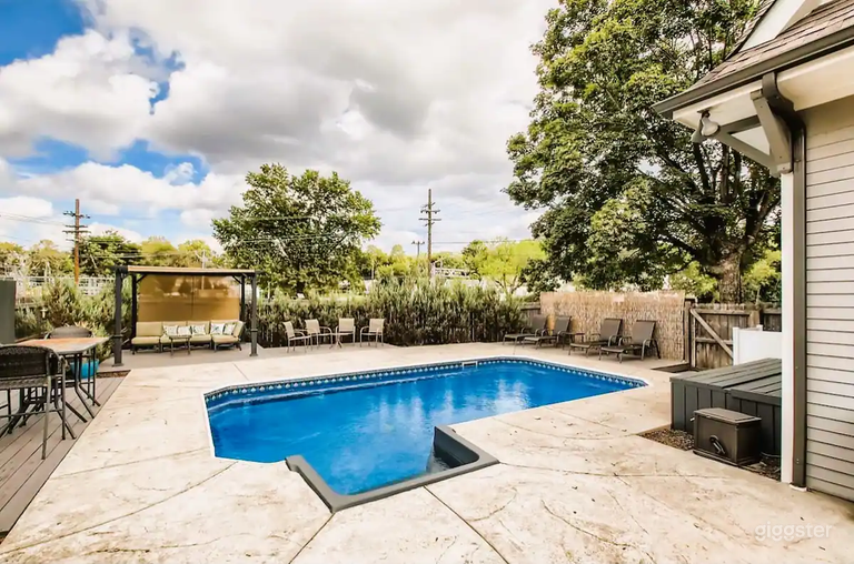  Luxurious 3BR House with Swimming Pool 