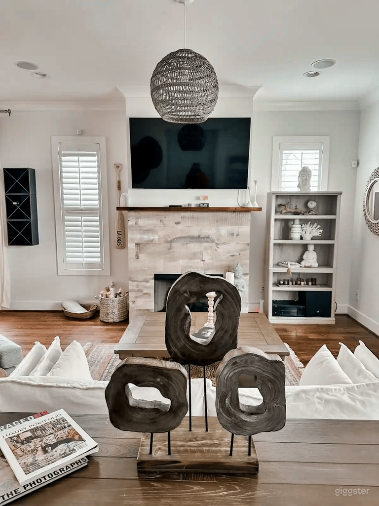  Luxurious 3BR House with Swimming Pool 