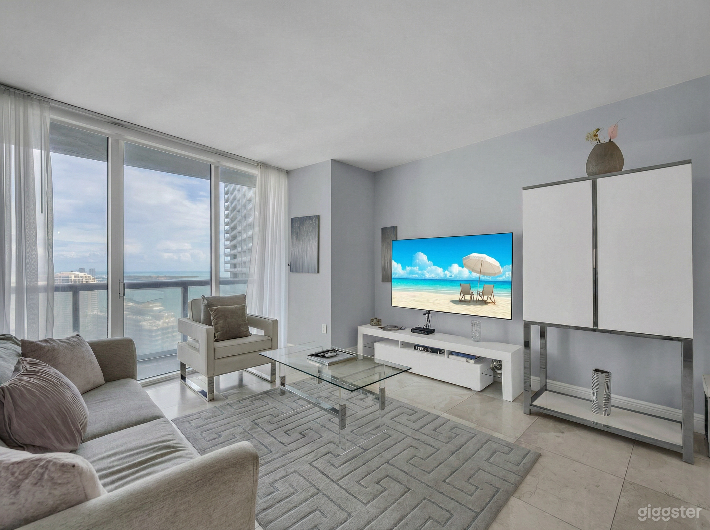 Breathtaking Condo with Ocean & City Views Photo 1