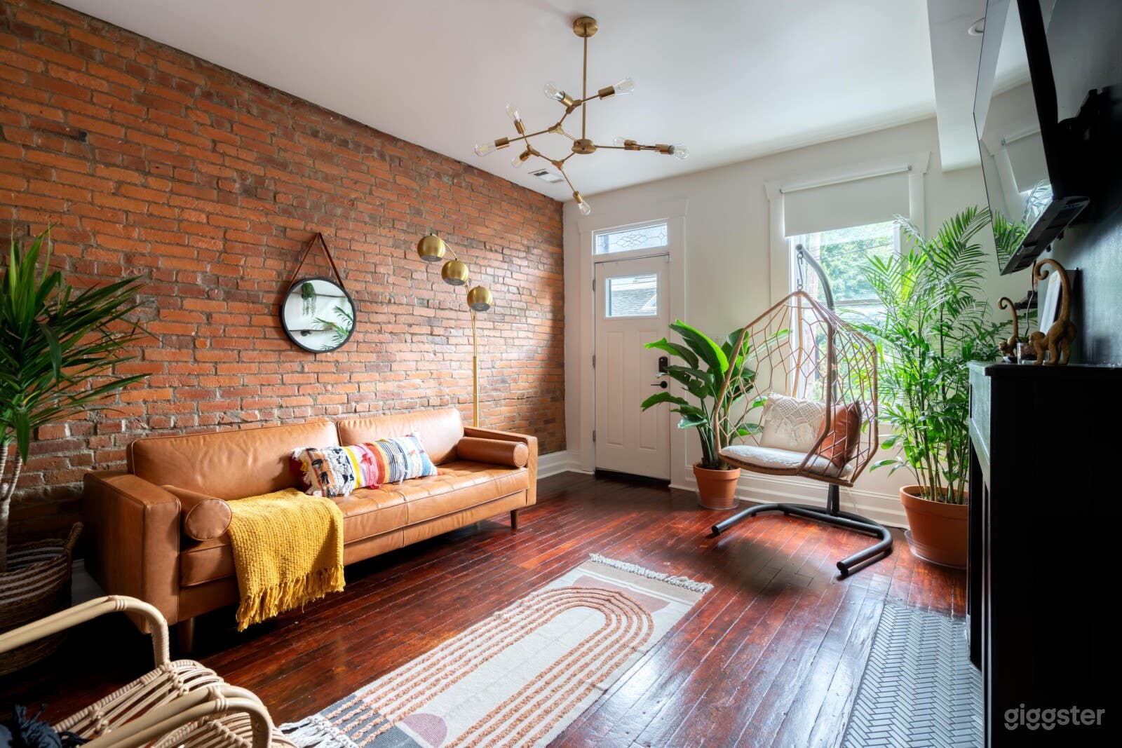 Jungalow, LUXE HOME SHORT NORTH (2BR LOFT/APT) Photo 1