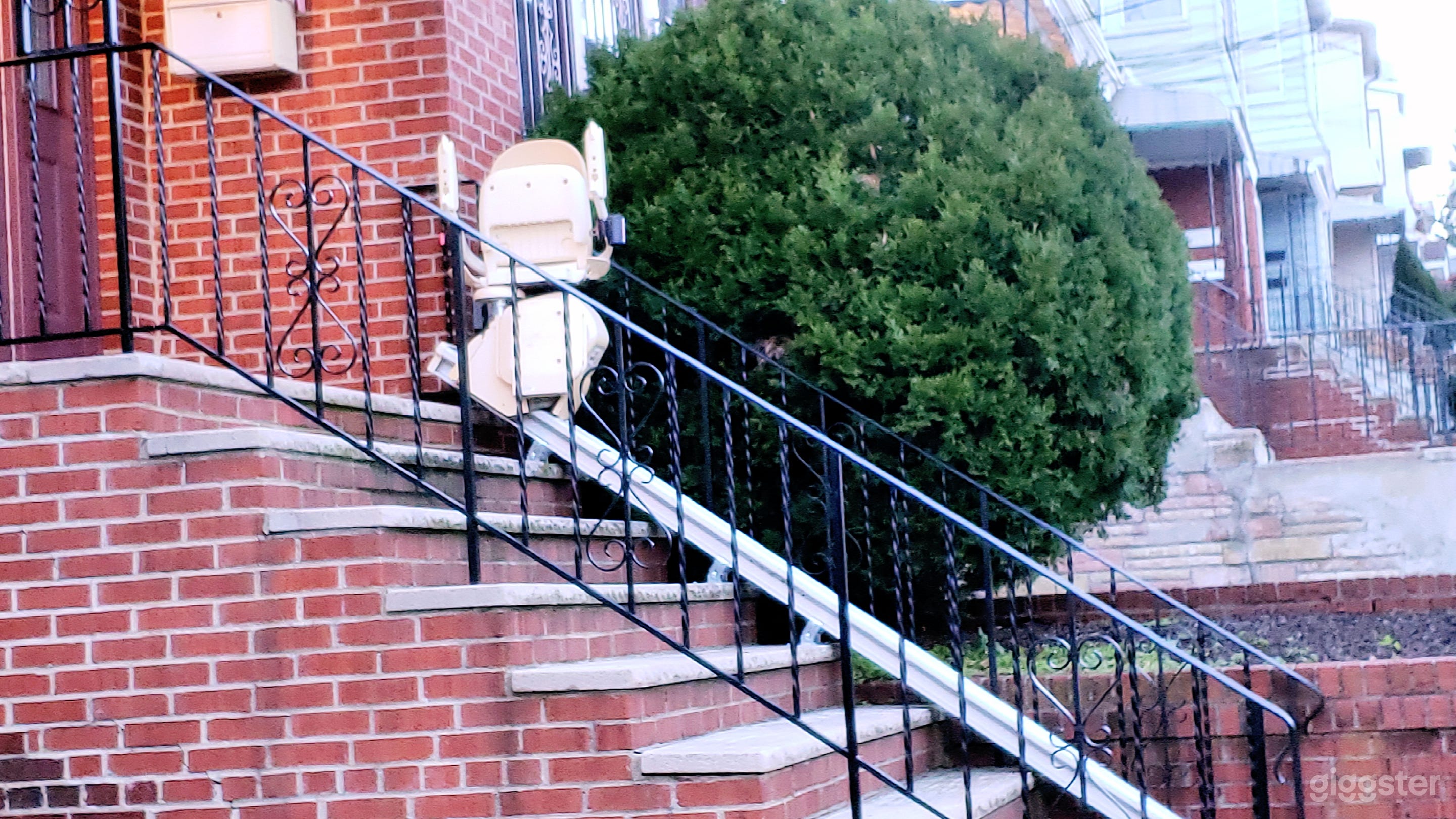 2,984SF 2-Unit Prod. Studio | 6-Veh. Driveway | 12mi to NYC Photo 3