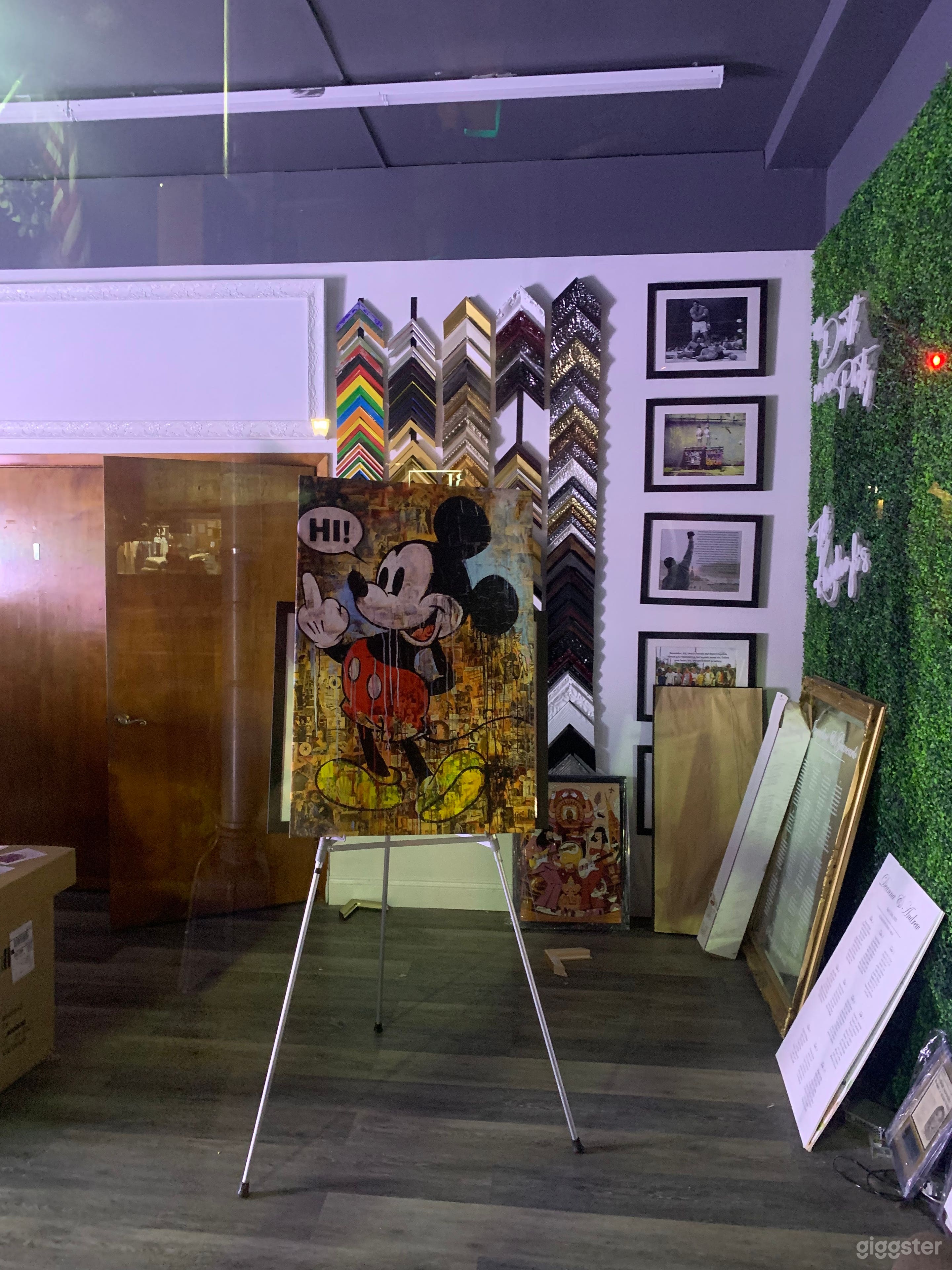 Elegant Art &amp; Picture Frame Corner Retail Shop in New Jersey Photo 1