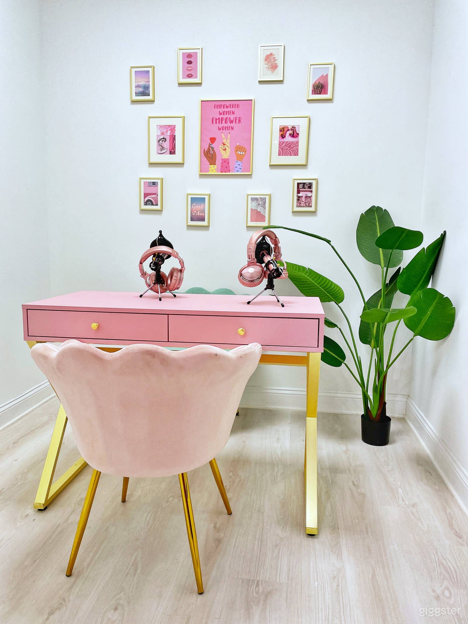 Super Cute Podcasting Studio in Atlanta Photo 1