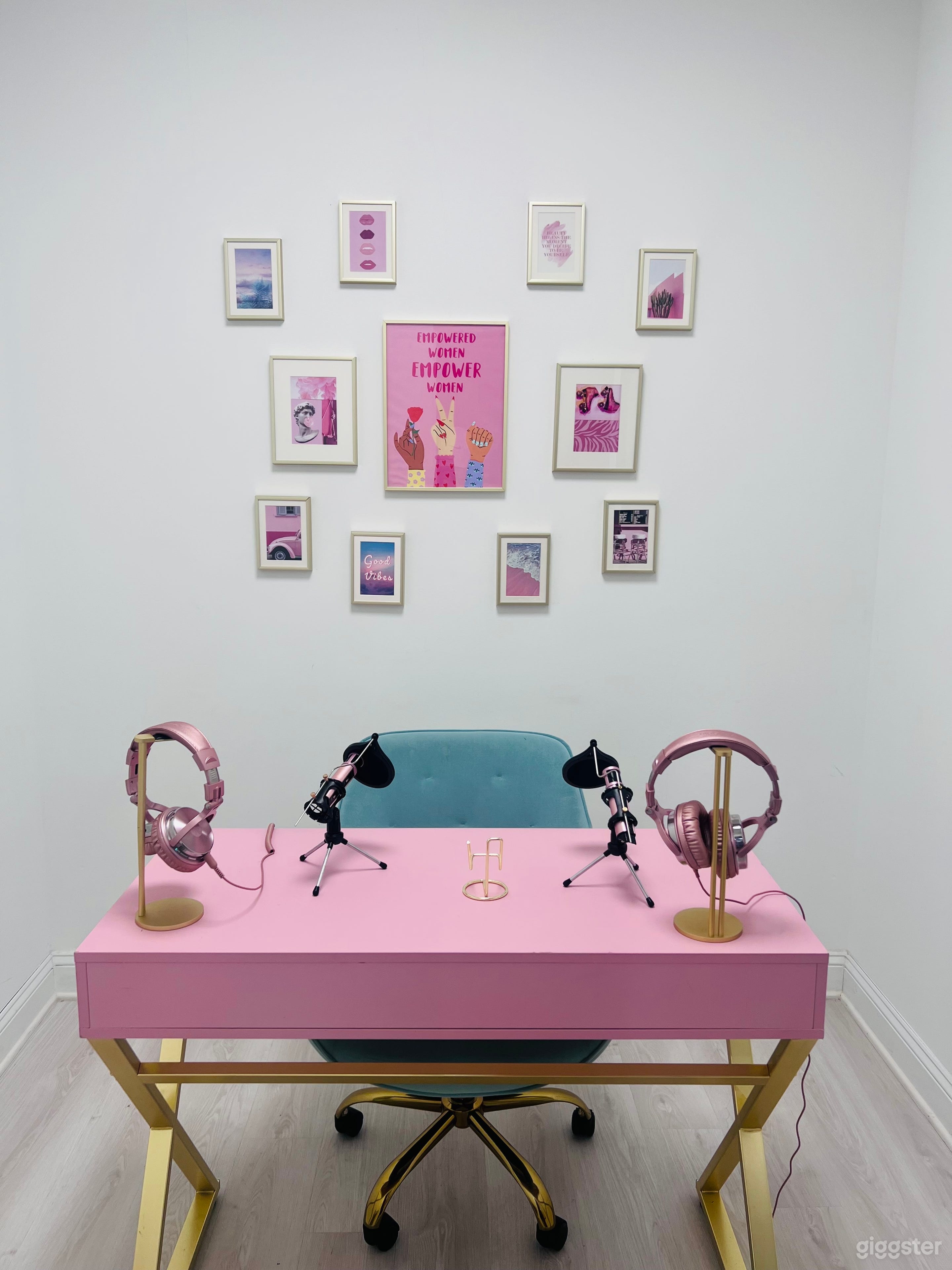 Super Cute Podcasting Studio in Atlanta Photo 4