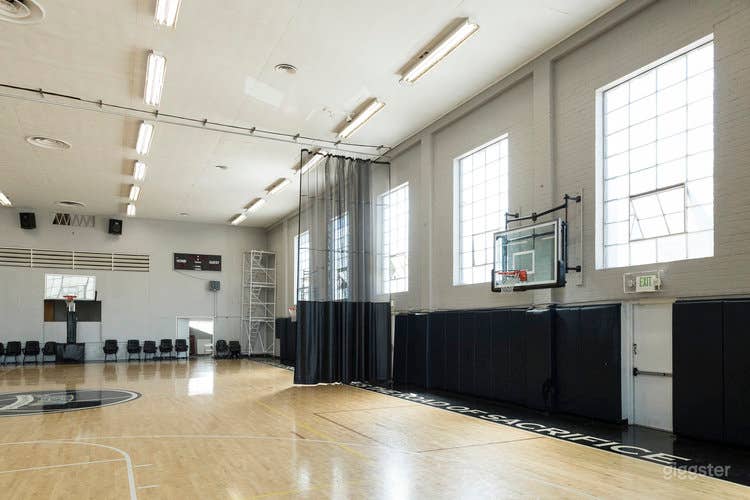 Basketball Court - Indoor NBA Sized Beverly Hills  Photo 4