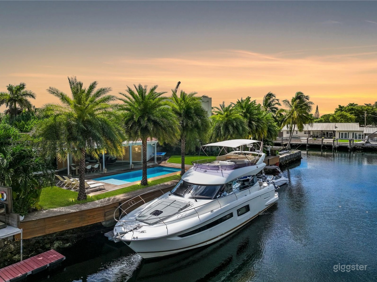  Miami Waterfront Villa with Pool, Patio & Yard 