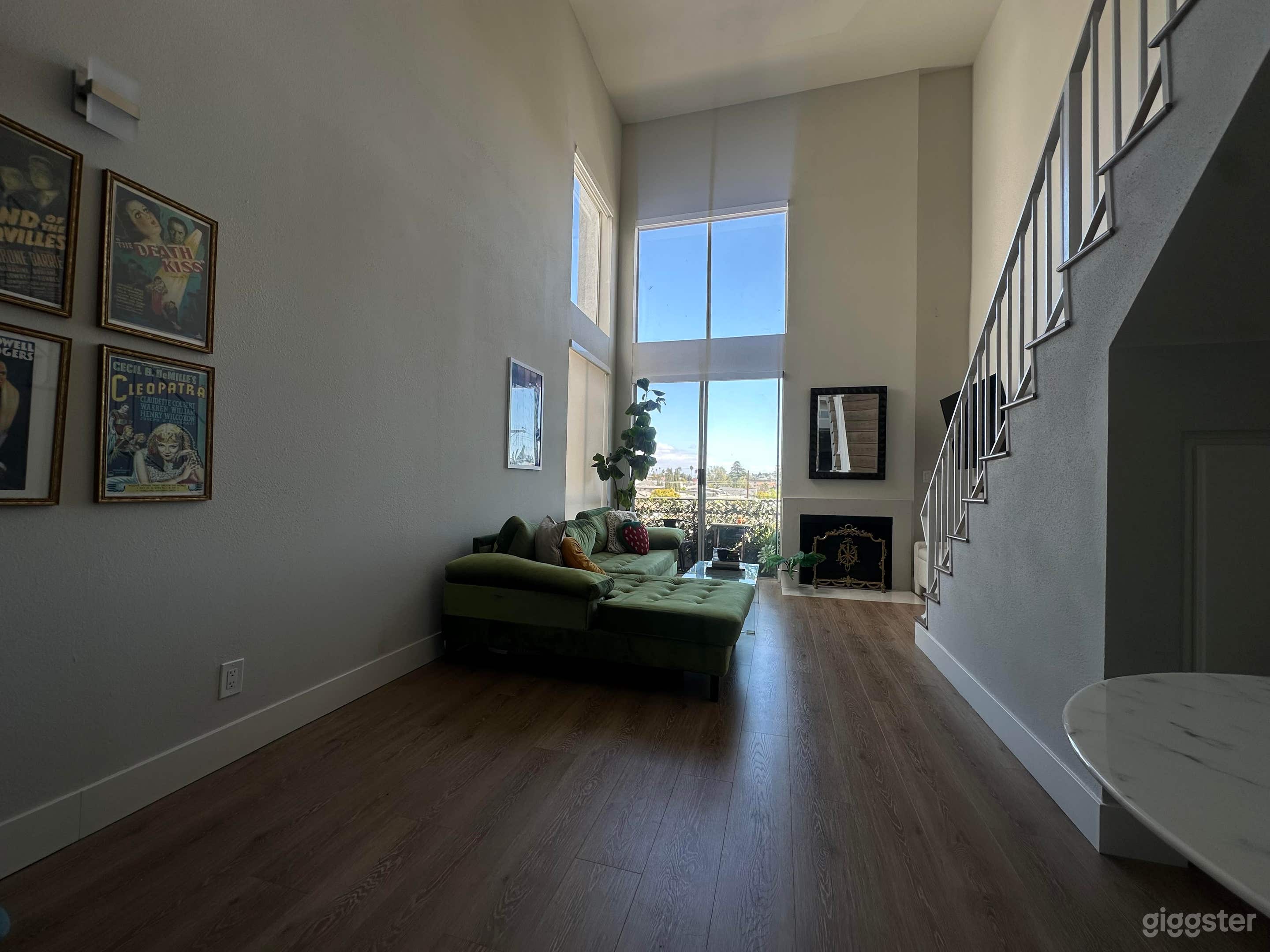 Cinematic Loft Penthouse with Mountain &amp; City View Photo 2