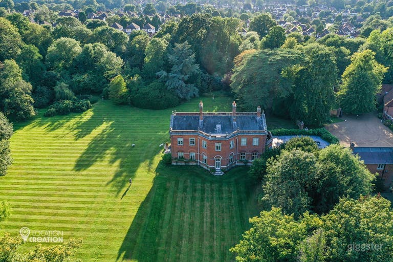  Greengate, with immaculate lawn and paddocks 